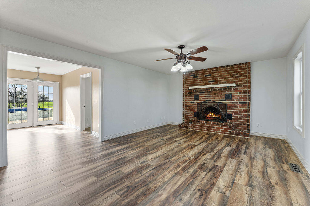 188 Lonestar Road Property Photo 28