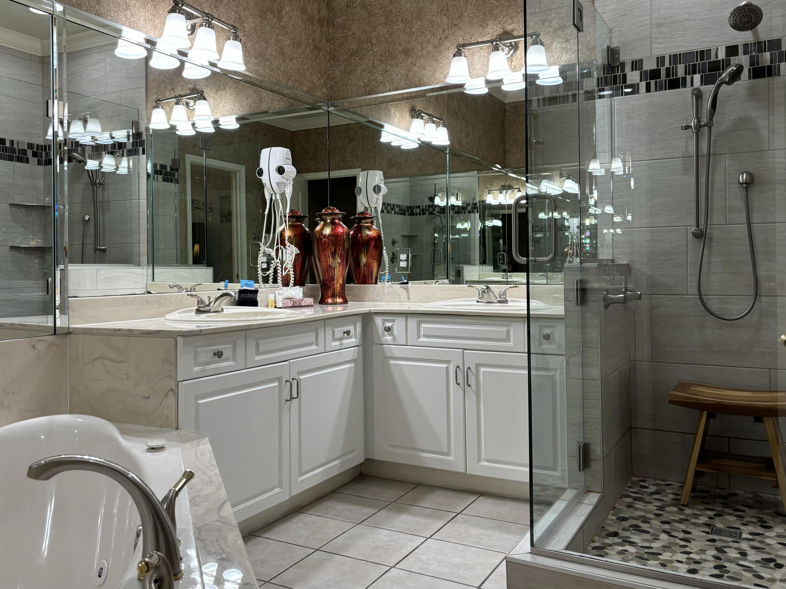 3830 Green Mountain Drive Property Photo 6