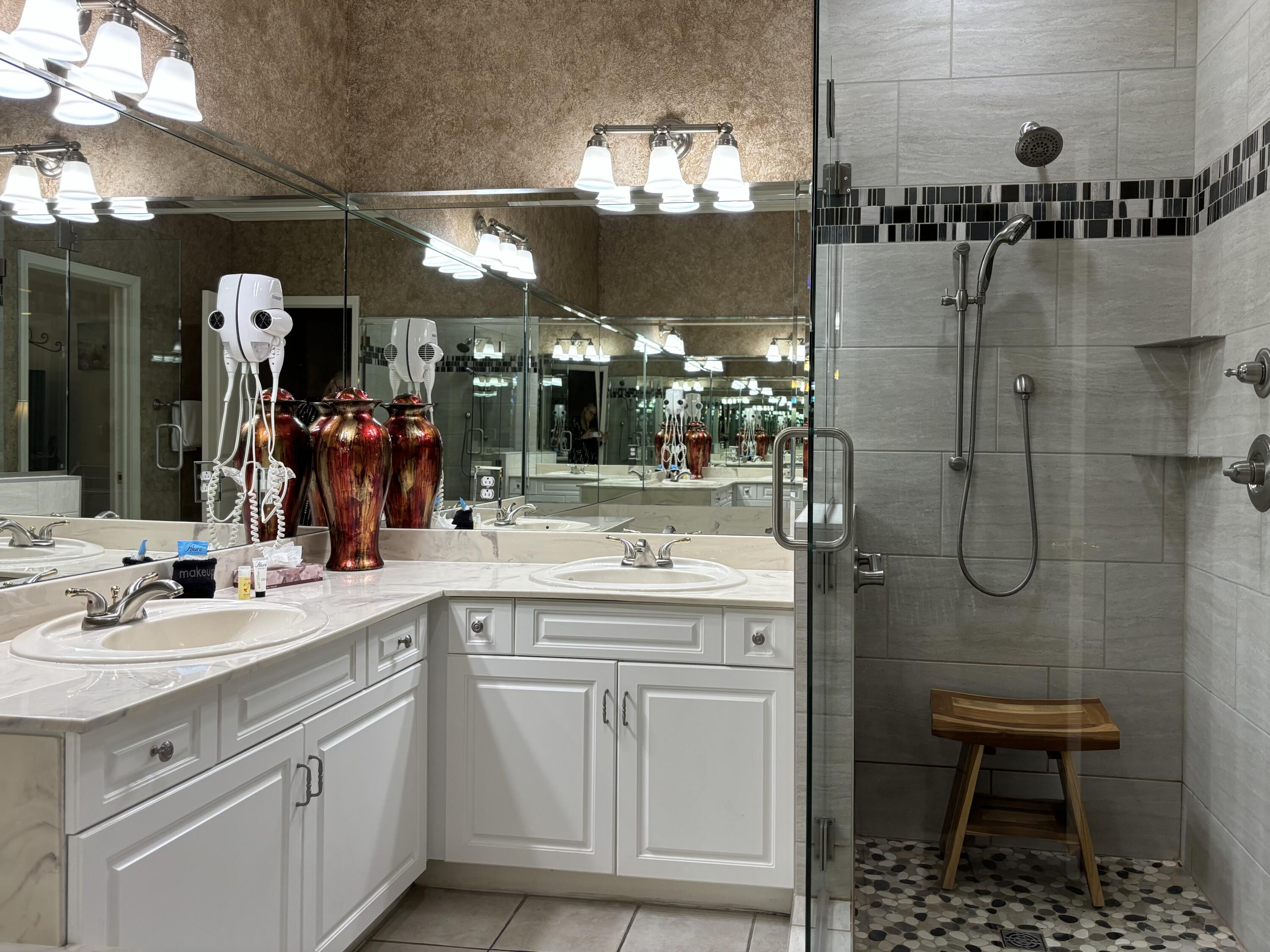 3830 Green Mountain Drive Property Photo 8