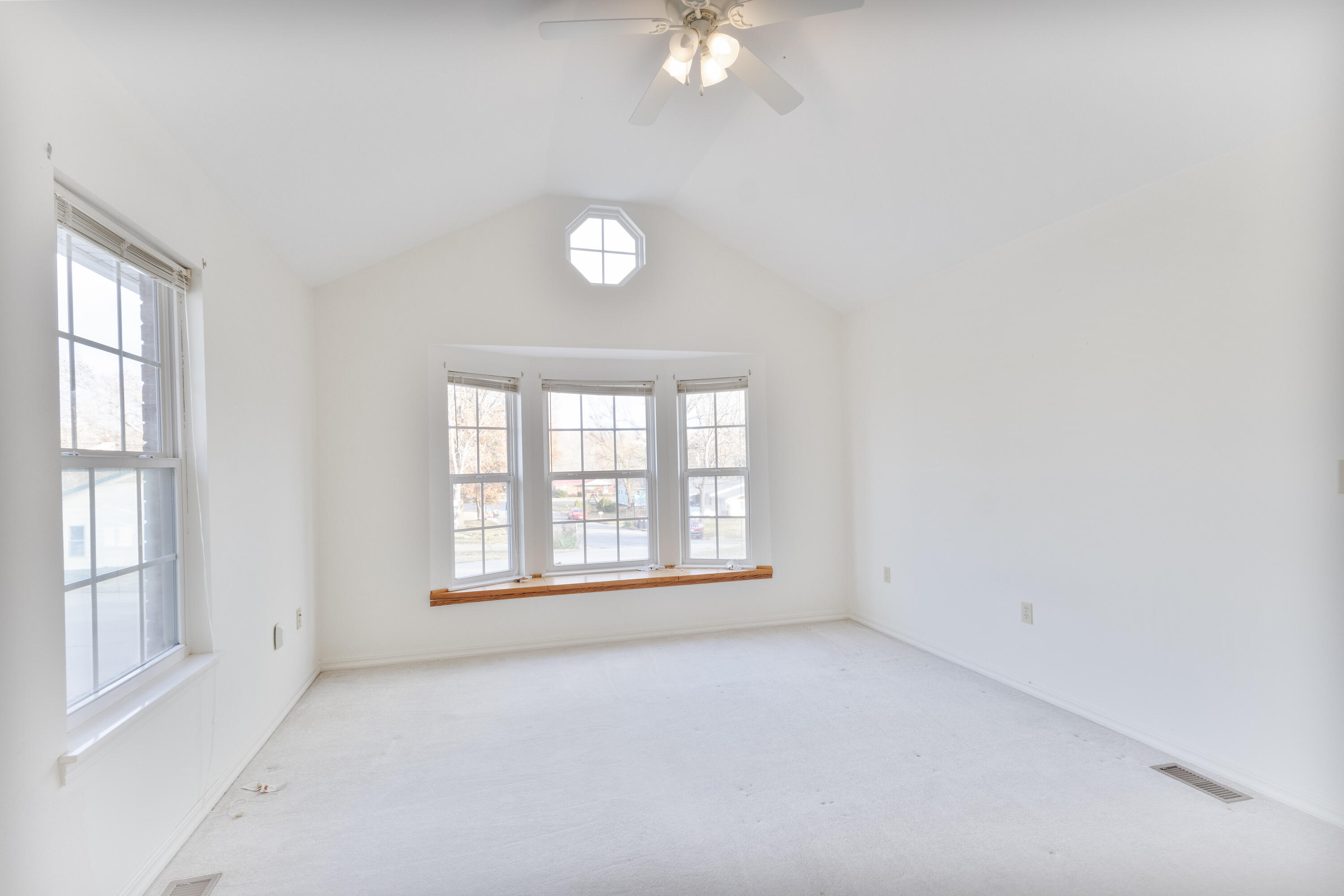 107 North Spring Street Property Photo 16