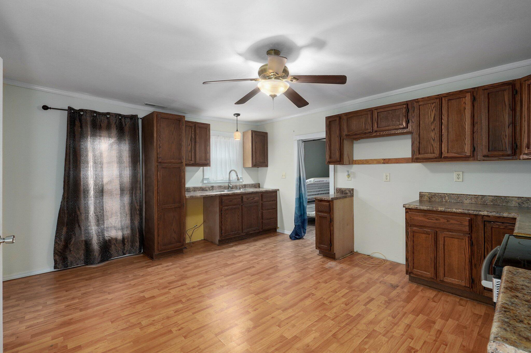 527 East South Street Property Photo 1
