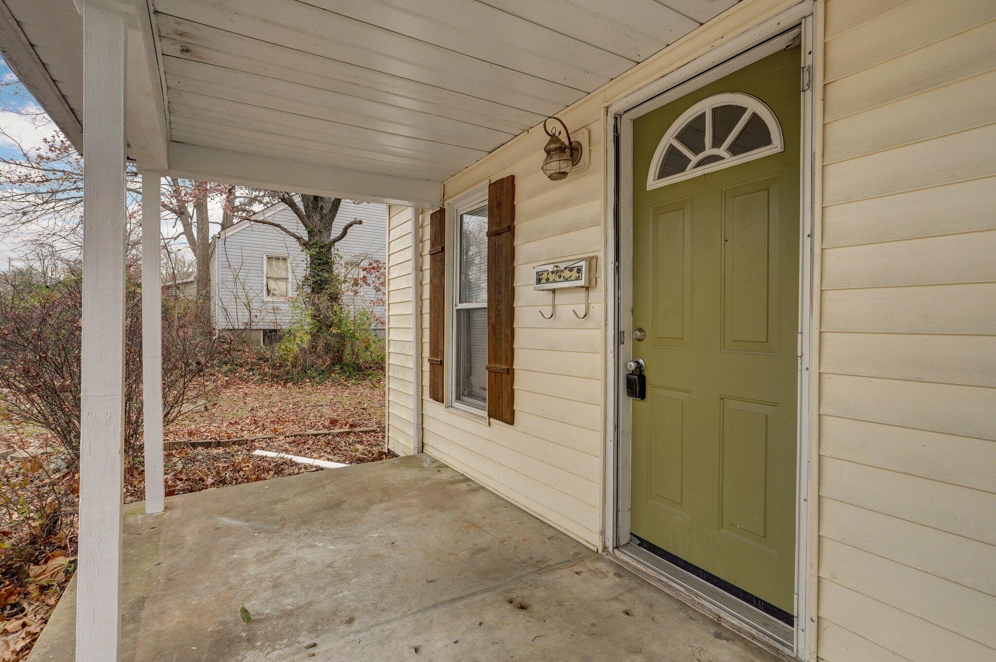 527 East South Street Property Photo 10