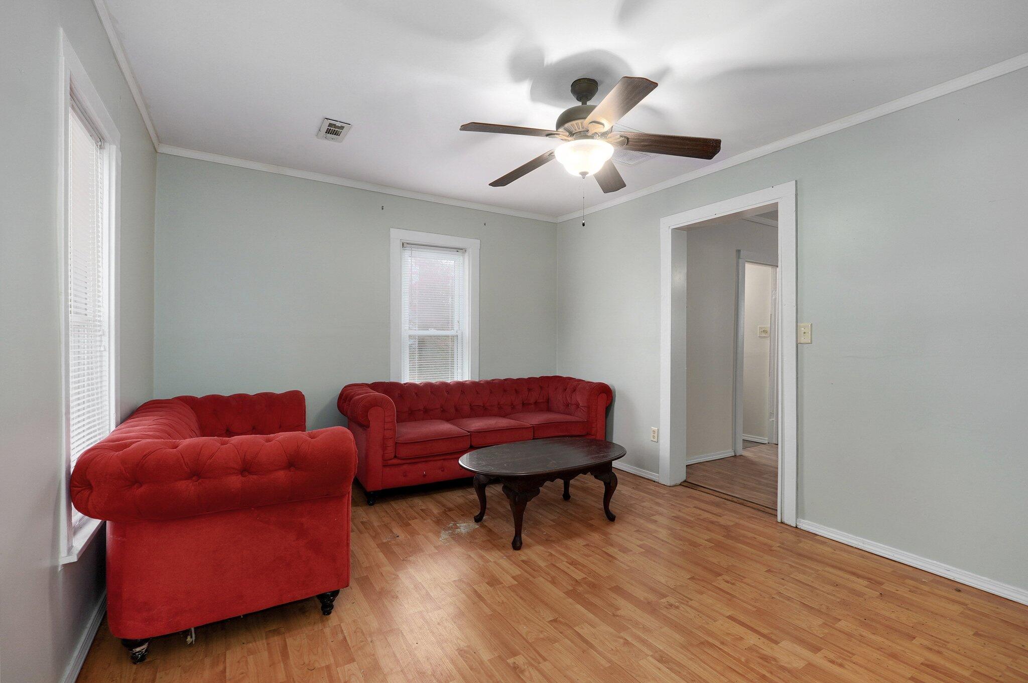 527 East South Street Property Photo 11