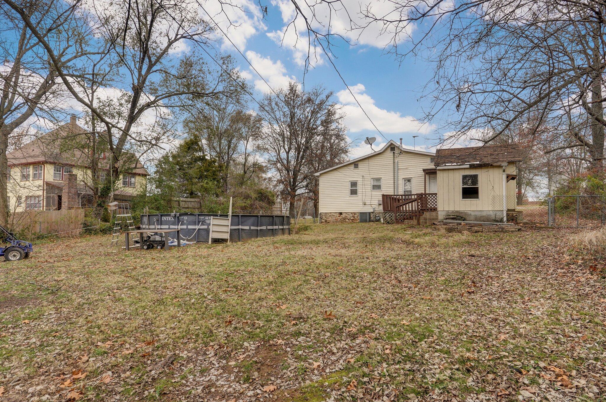 527 East South Street Property Photo 23
