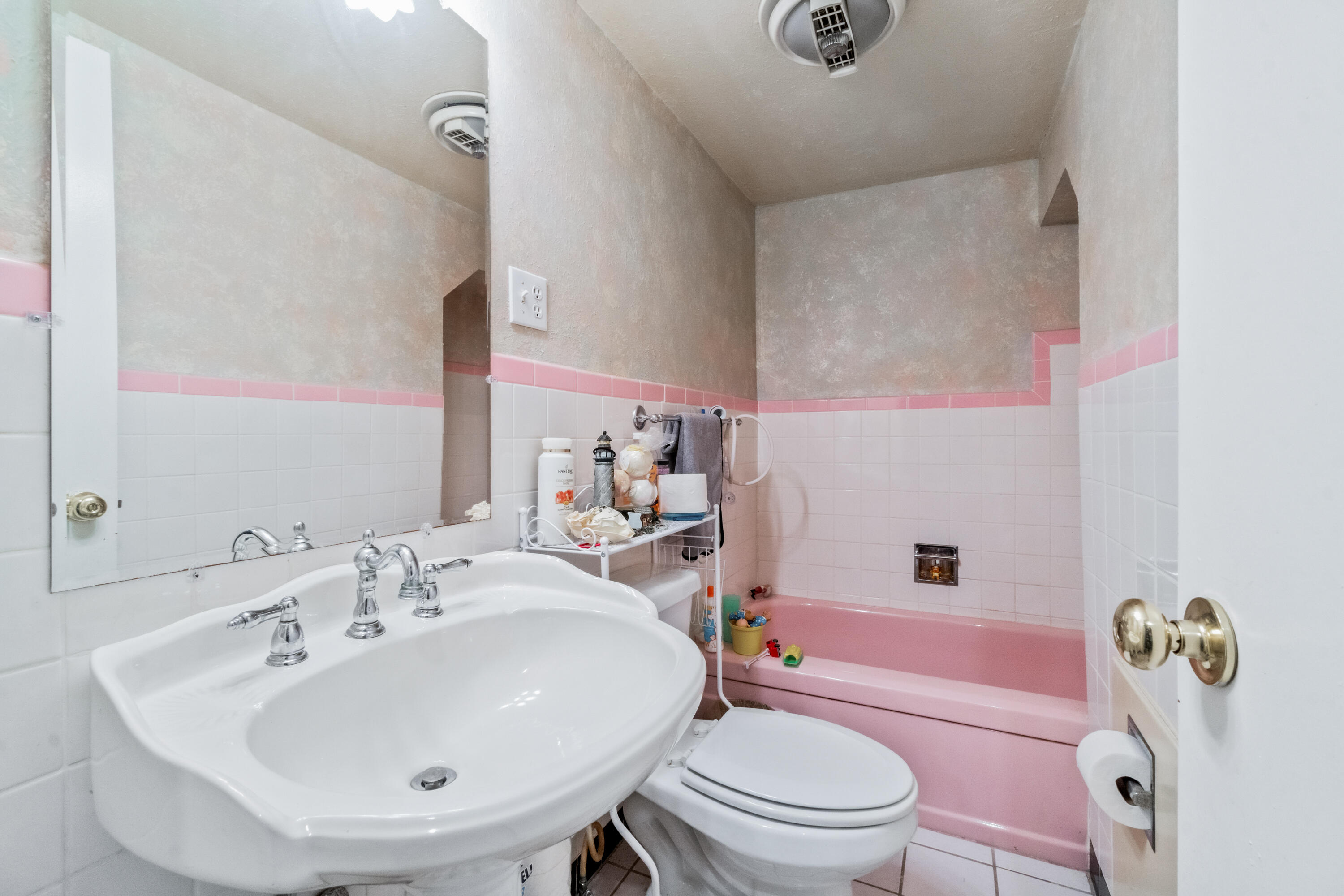 101 West 1st Street Property Photo 14