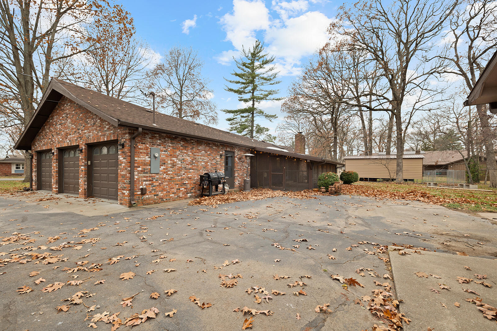 307 East Besse Street Property Photo 7