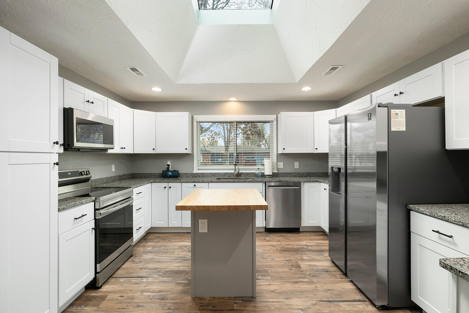 307 East Besse Street Property Photo 13