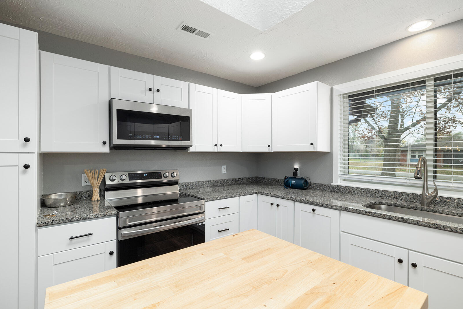 307 East Besse Street Property Photo 16