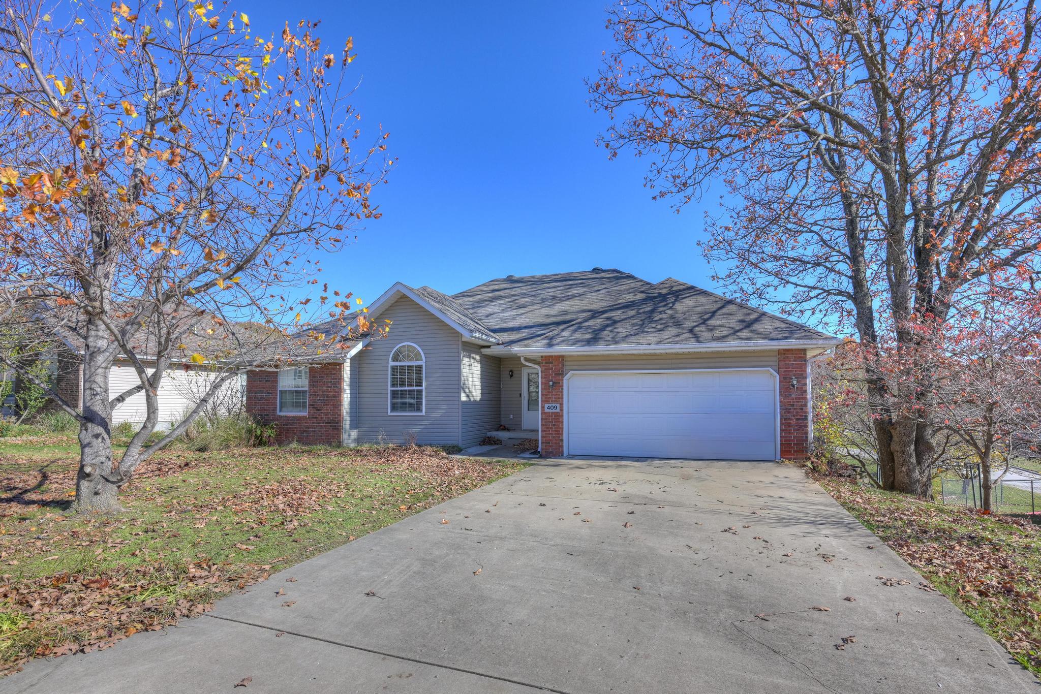 409 Ravenwood Circle Property Photo 1
