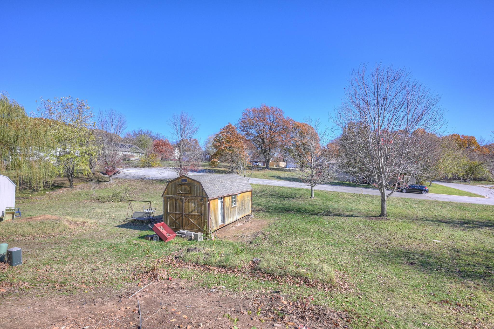 409 Ravenwood Circle Property Photo 7