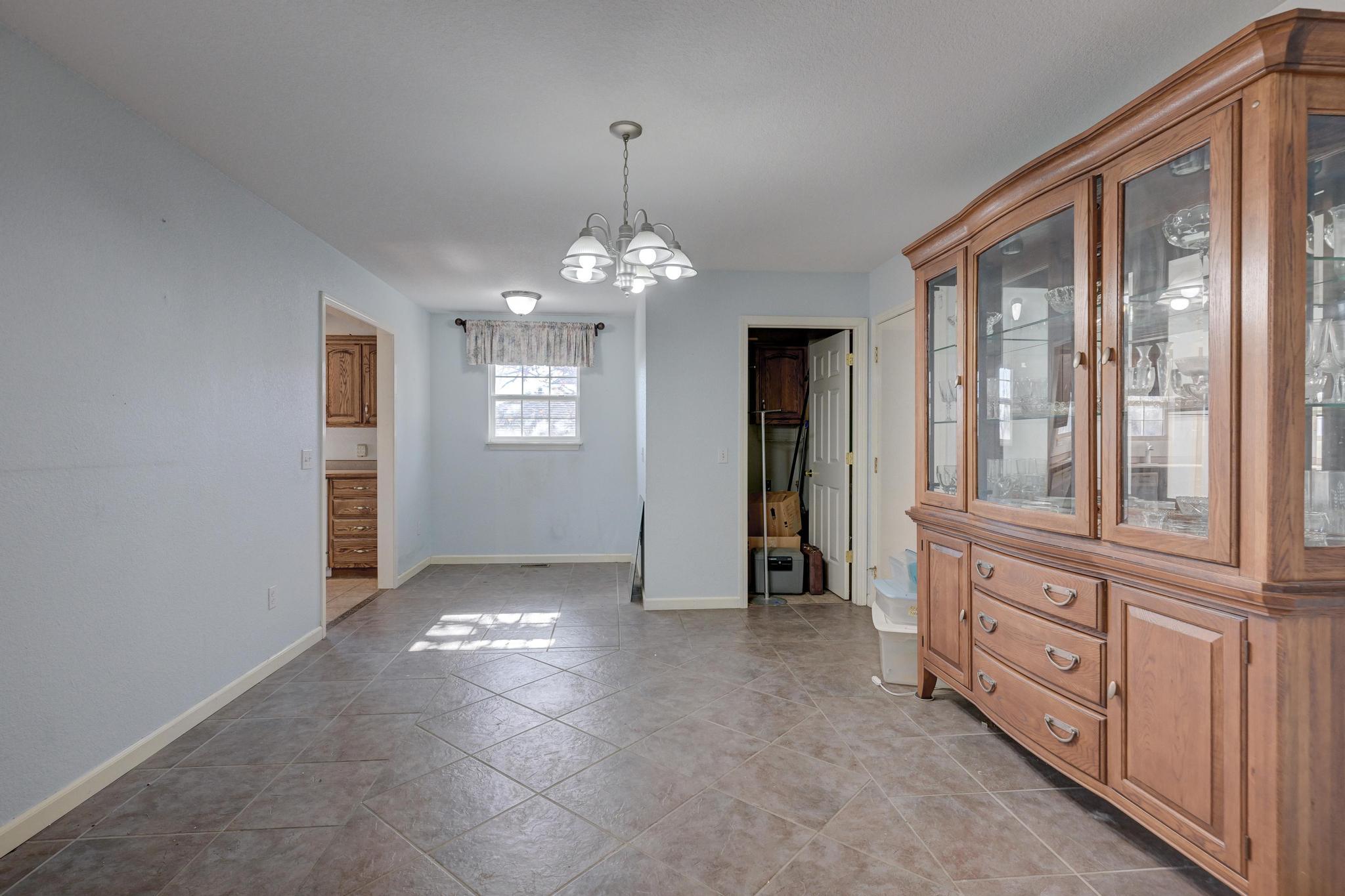 409 Ravenwood Circle Property Photo 11