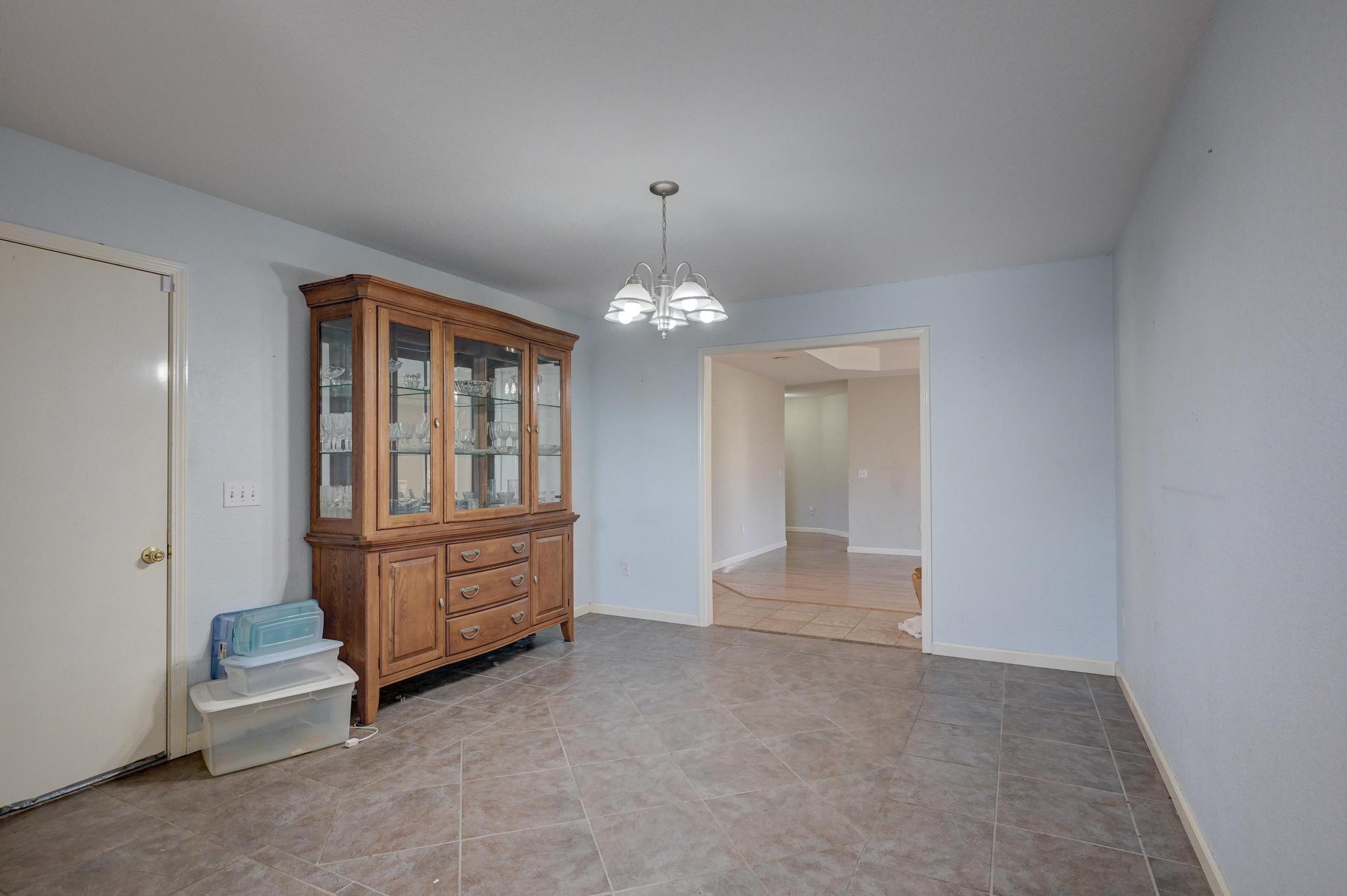 409 Ravenwood Circle Property Photo 12