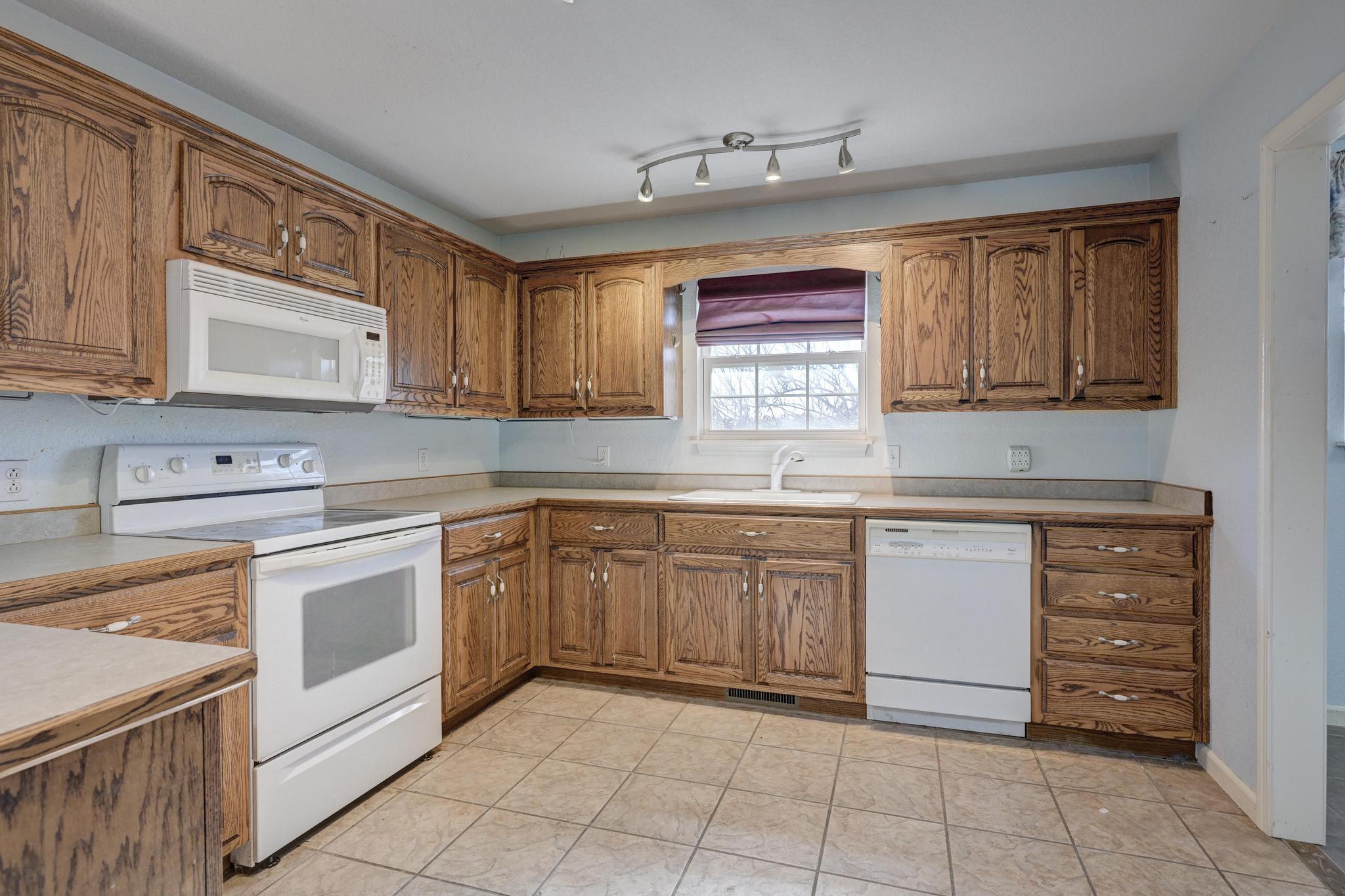 409 Ravenwood Circle Property Photo 14