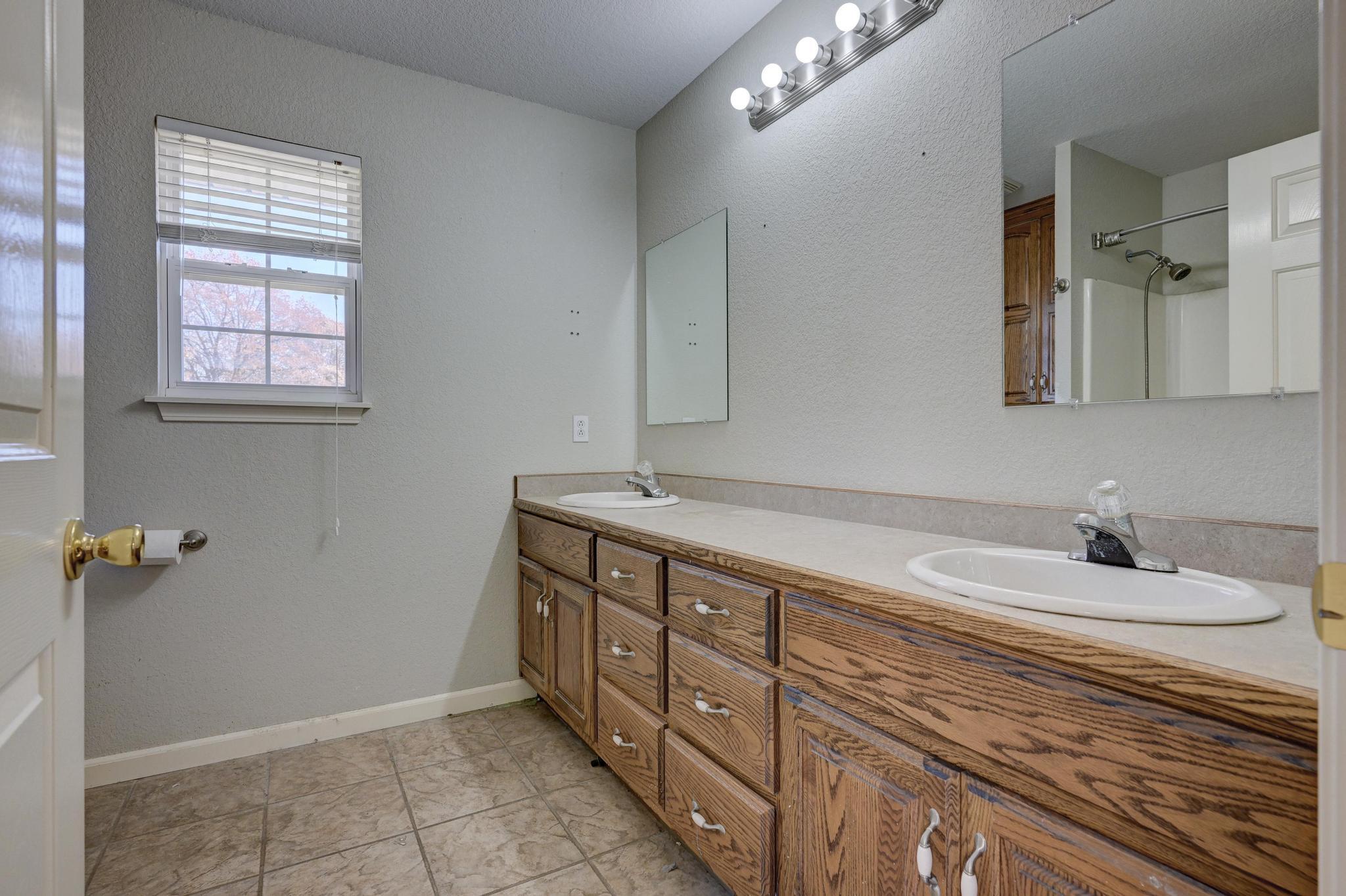 409 Ravenwood Circle Property Photo 21