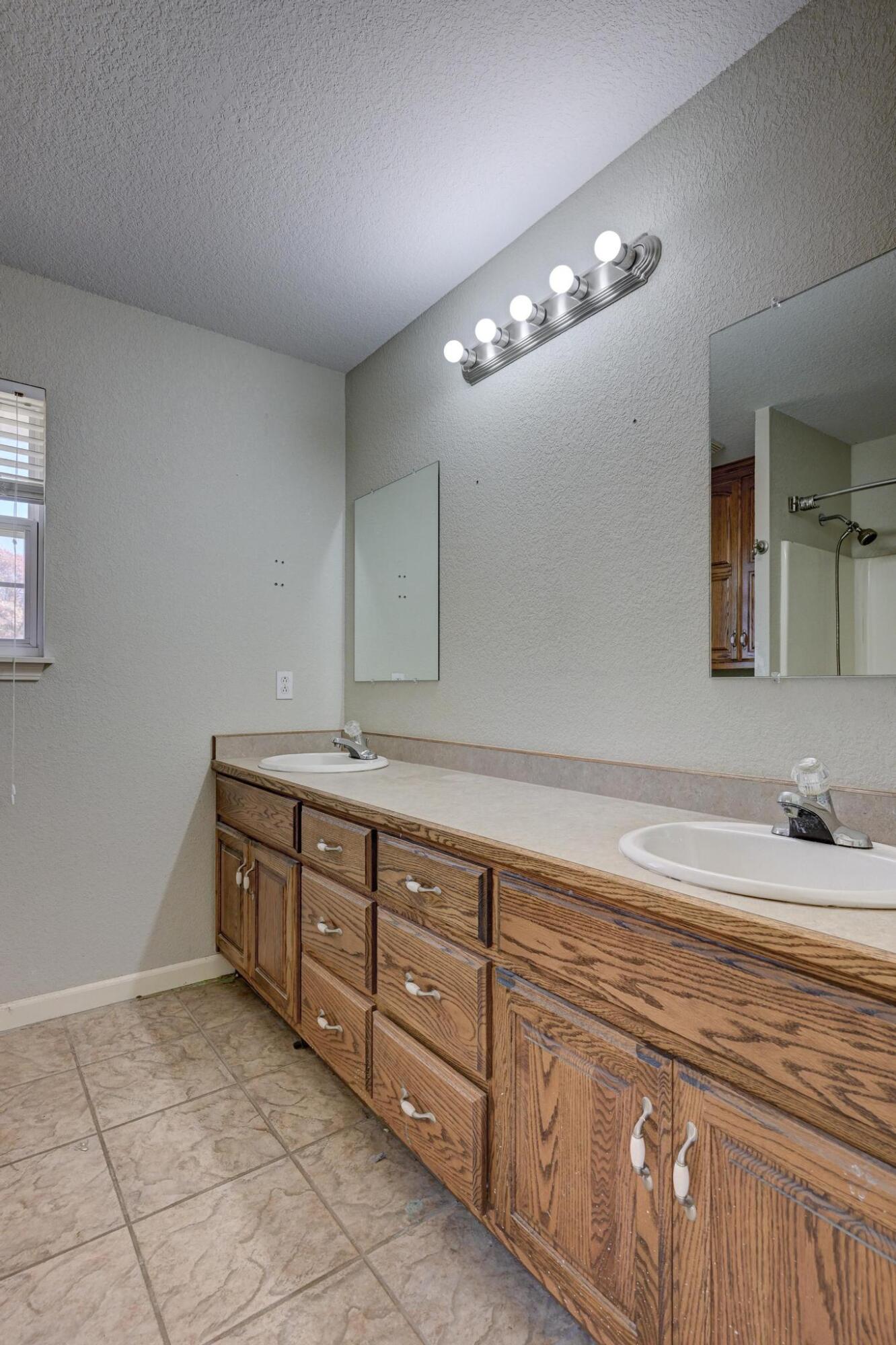 409 Ravenwood Circle Property Photo 22