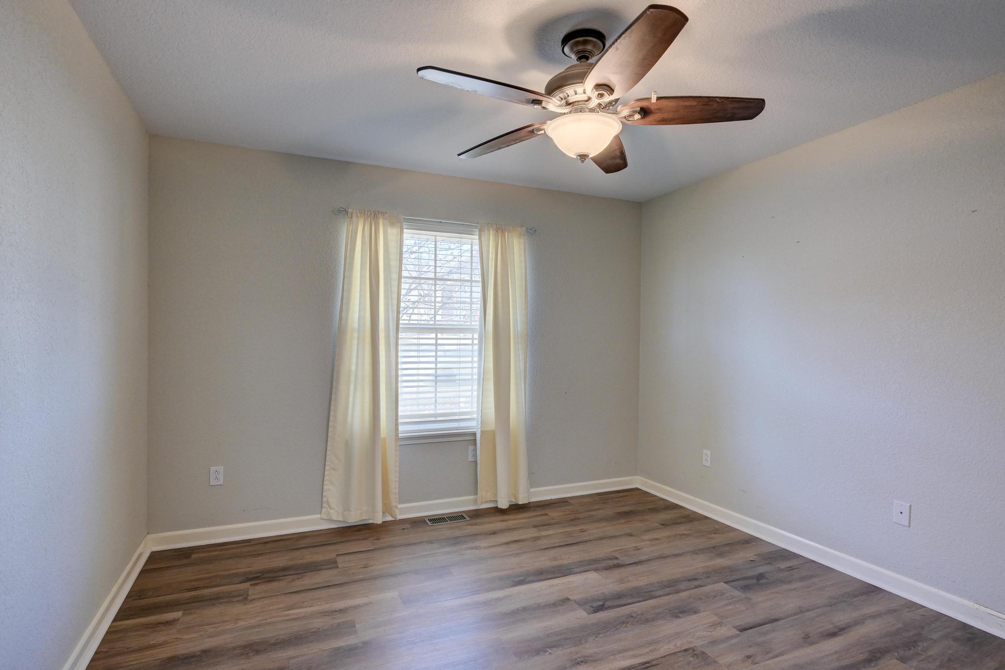 409 Ravenwood Circle Property Photo 27