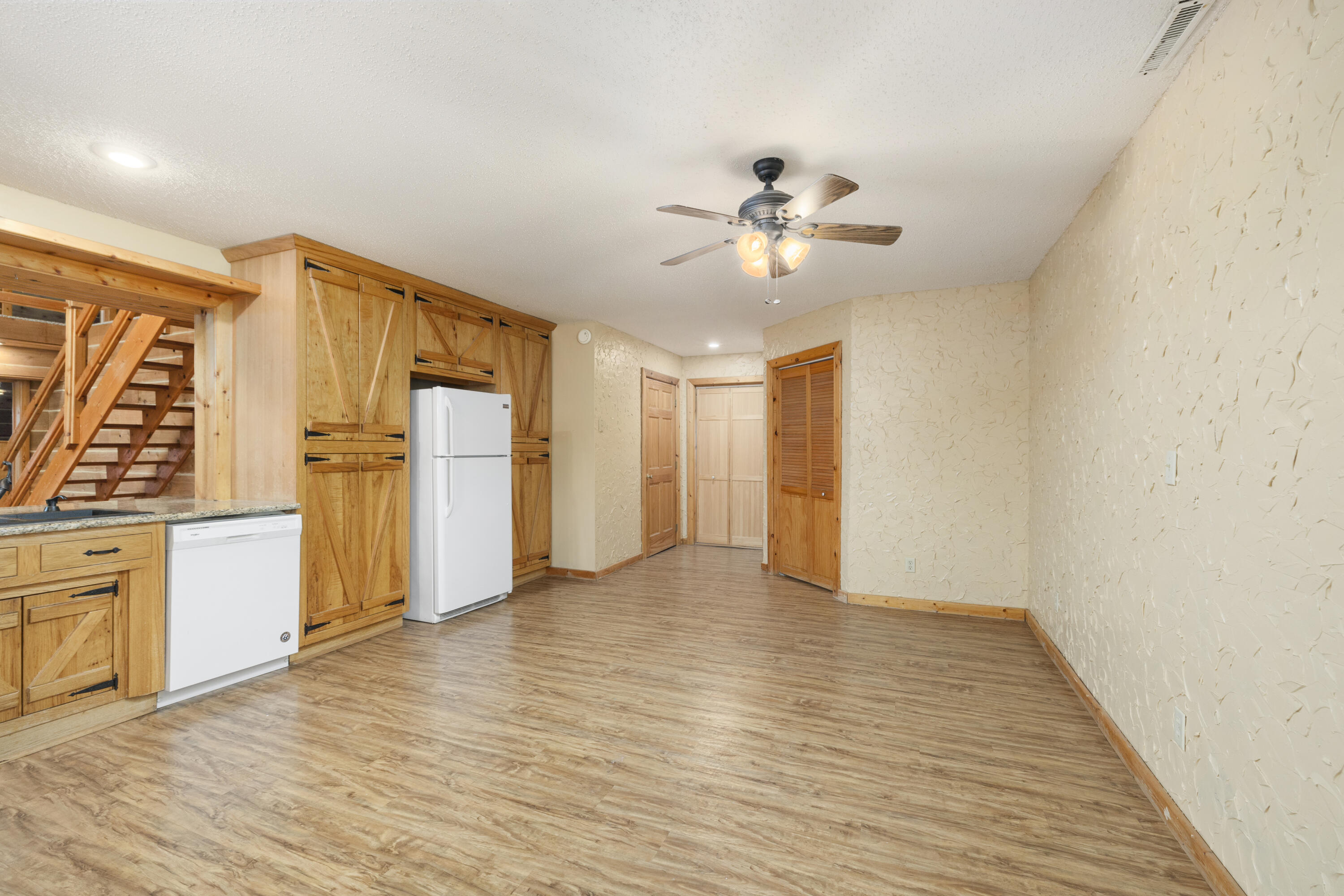 247 South Jefferson Street Property Photo 4