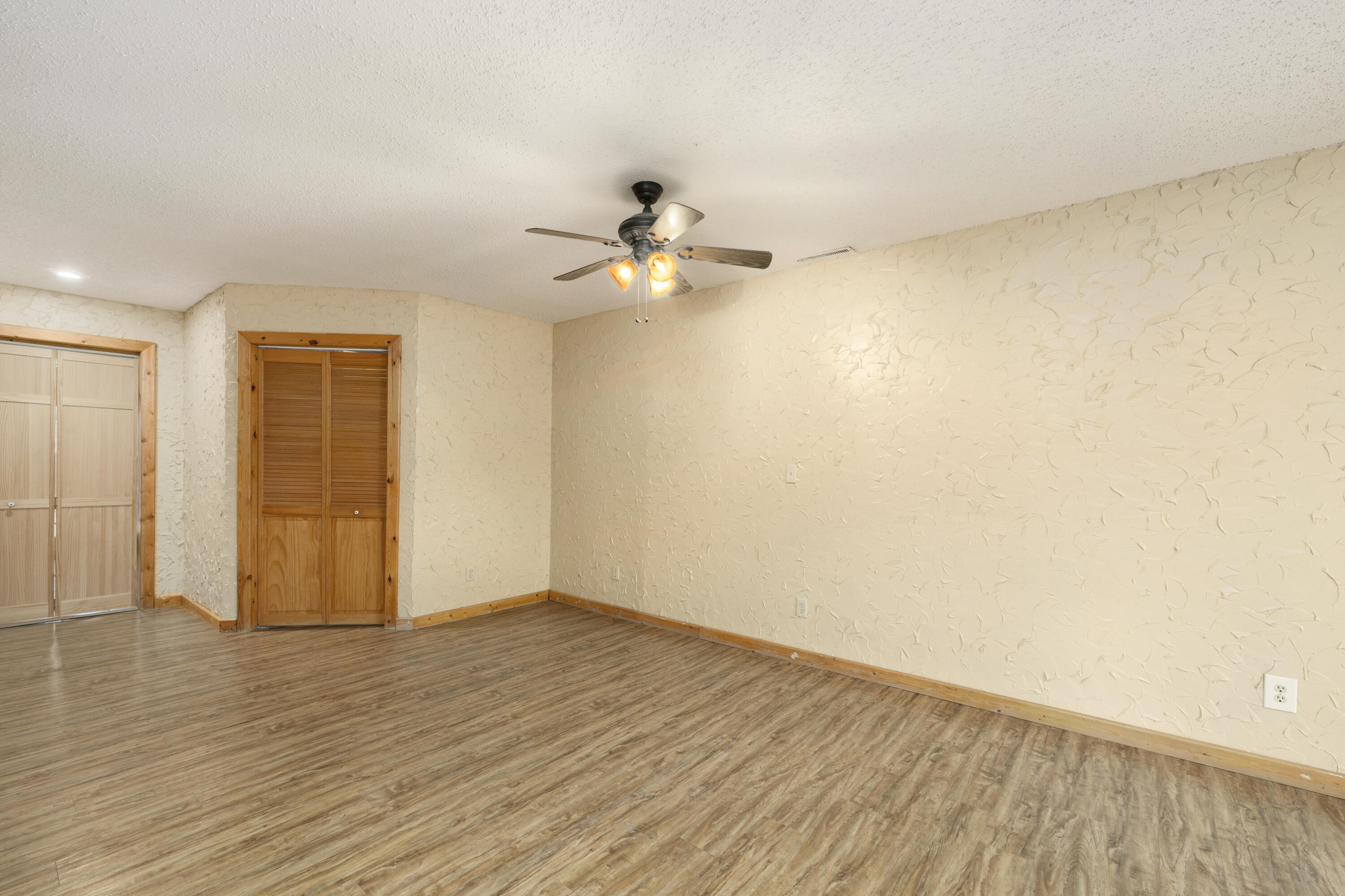 247 South Jefferson Street Property Photo 7