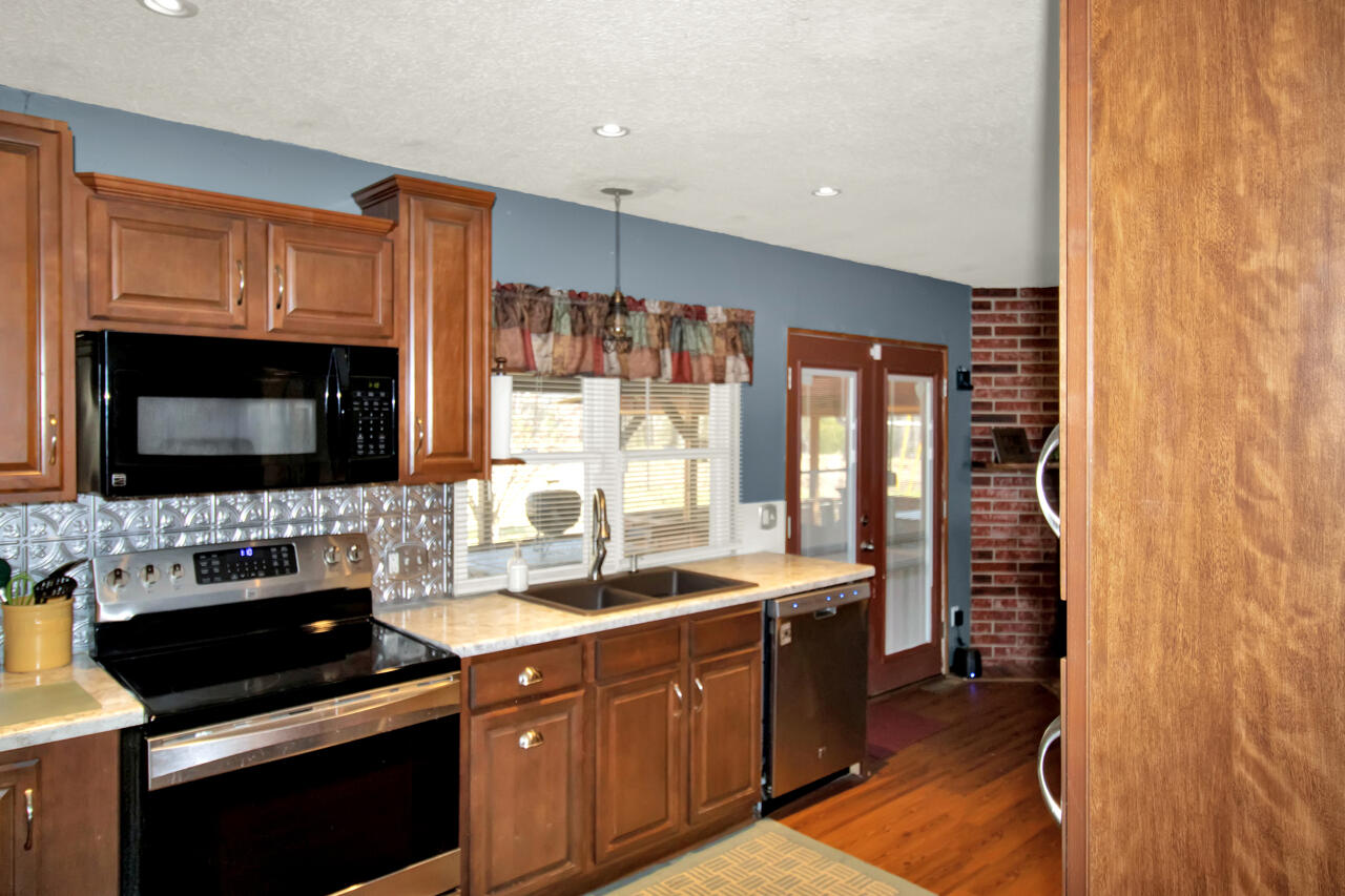 87 Hilltop Street Property Photo 22