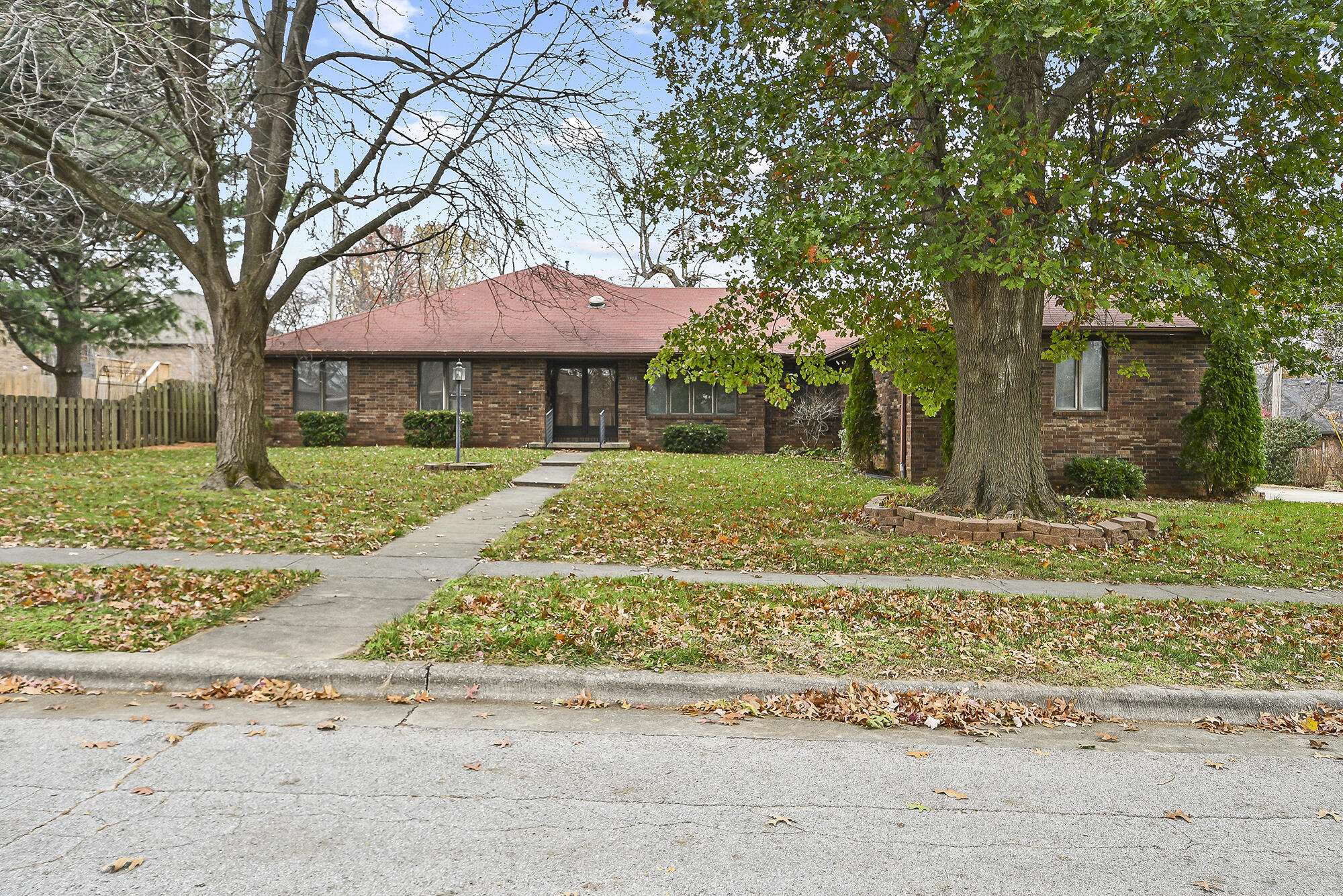 1923 South White Oak Avenue Property Photo