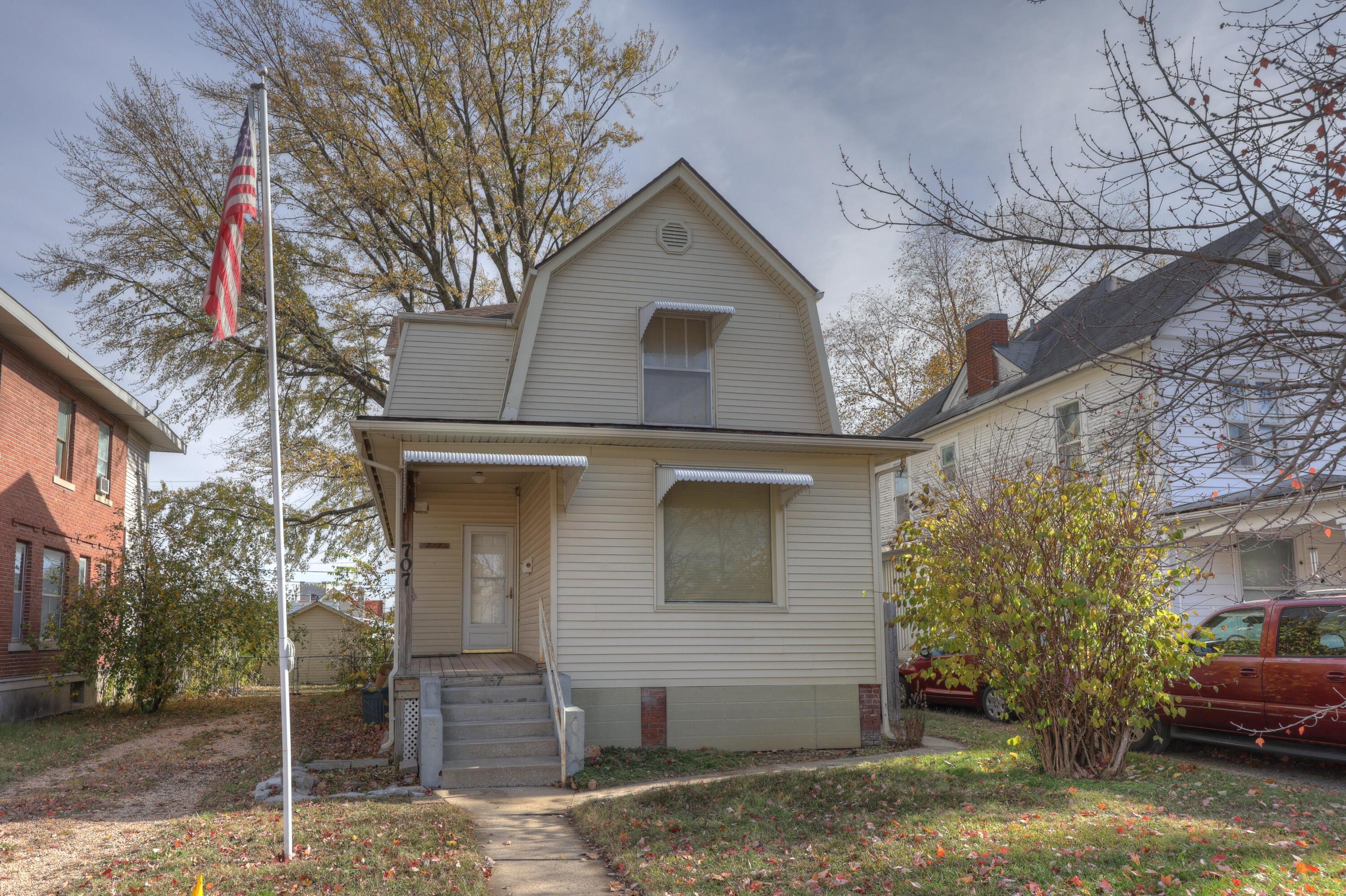 707 South Sergeant Avenue Property Photo 1