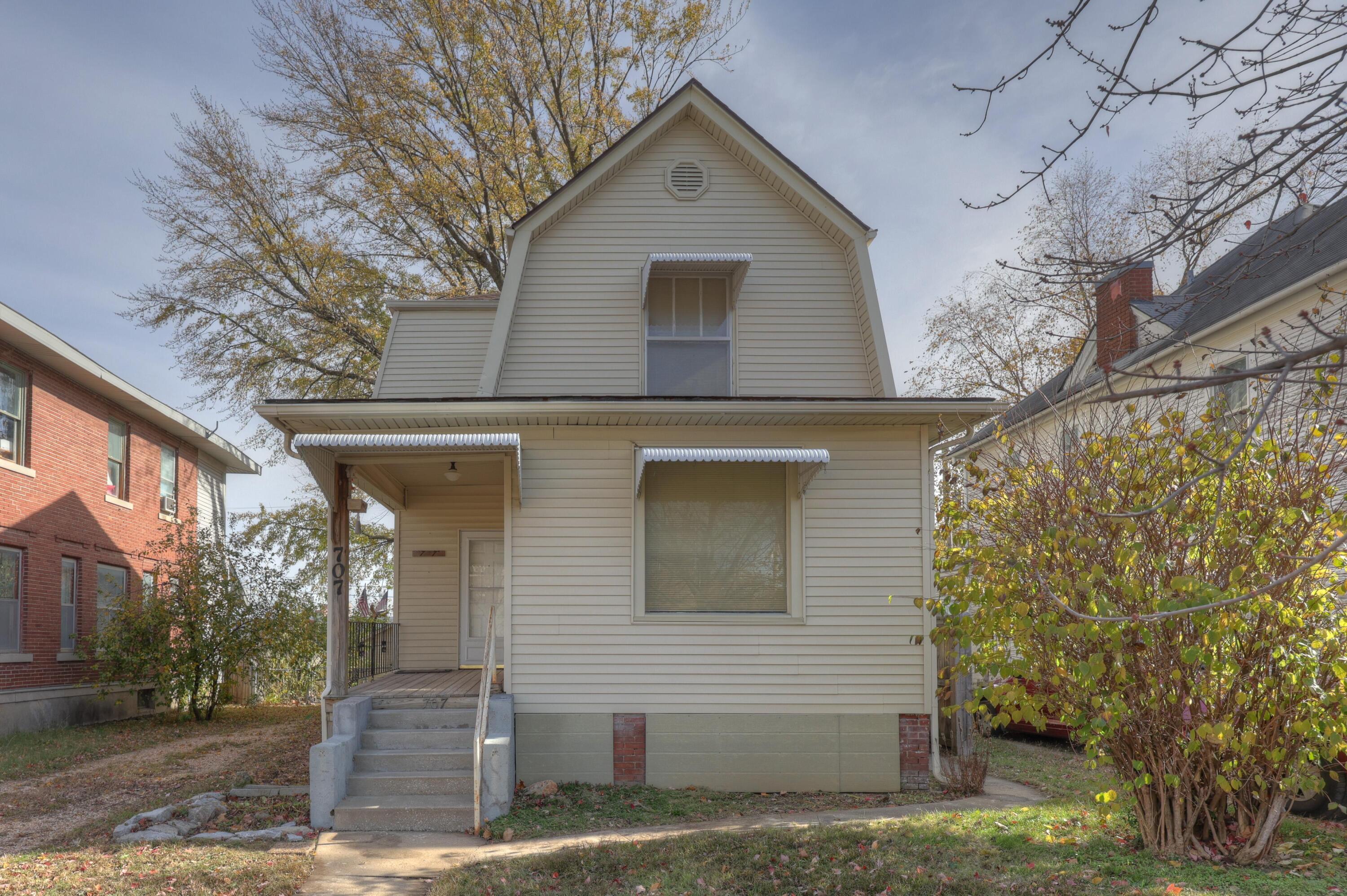 707 South Sergeant Avenue Property Photo 2