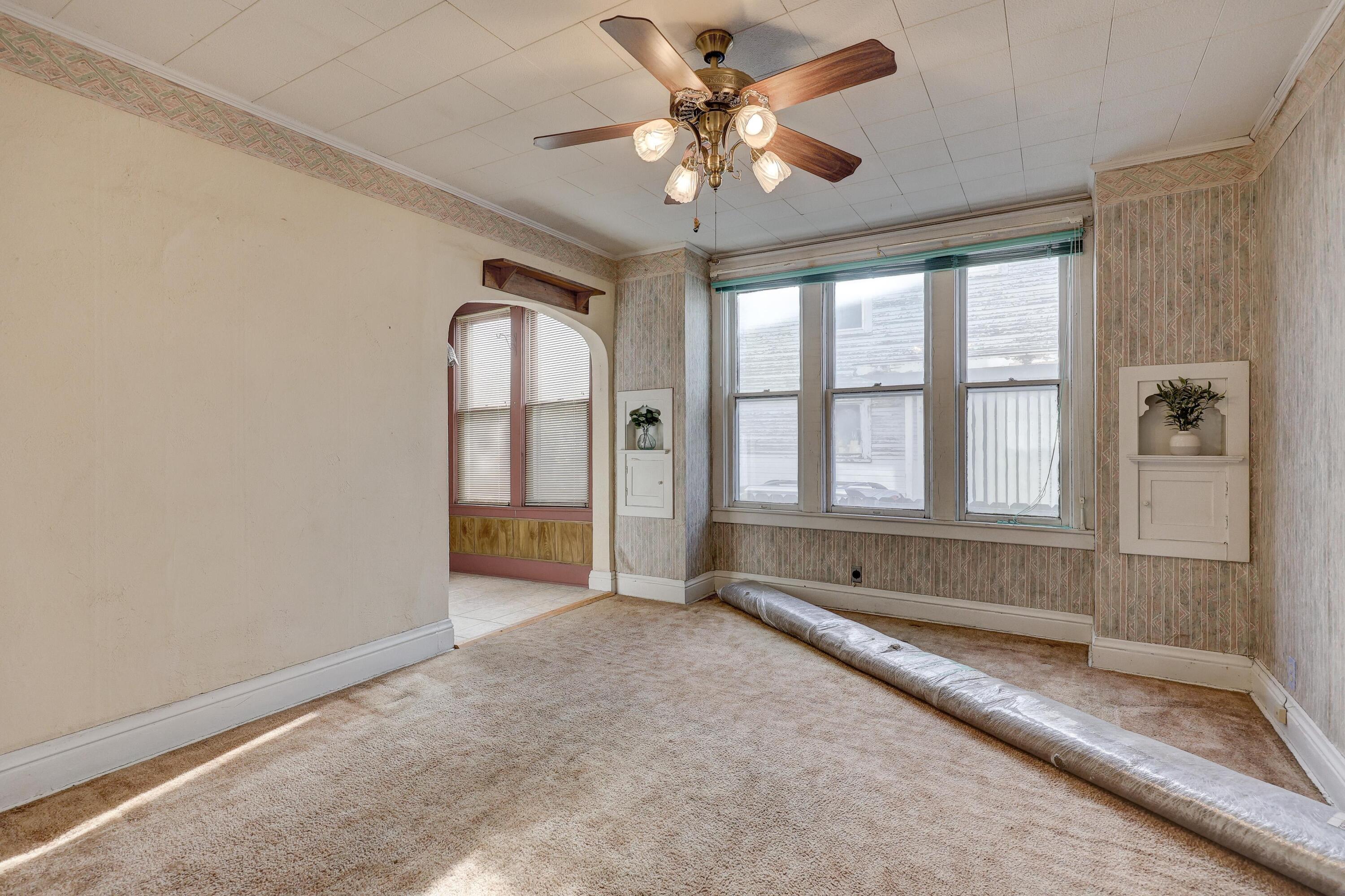 707 South Sergeant Avenue Property Photo 8