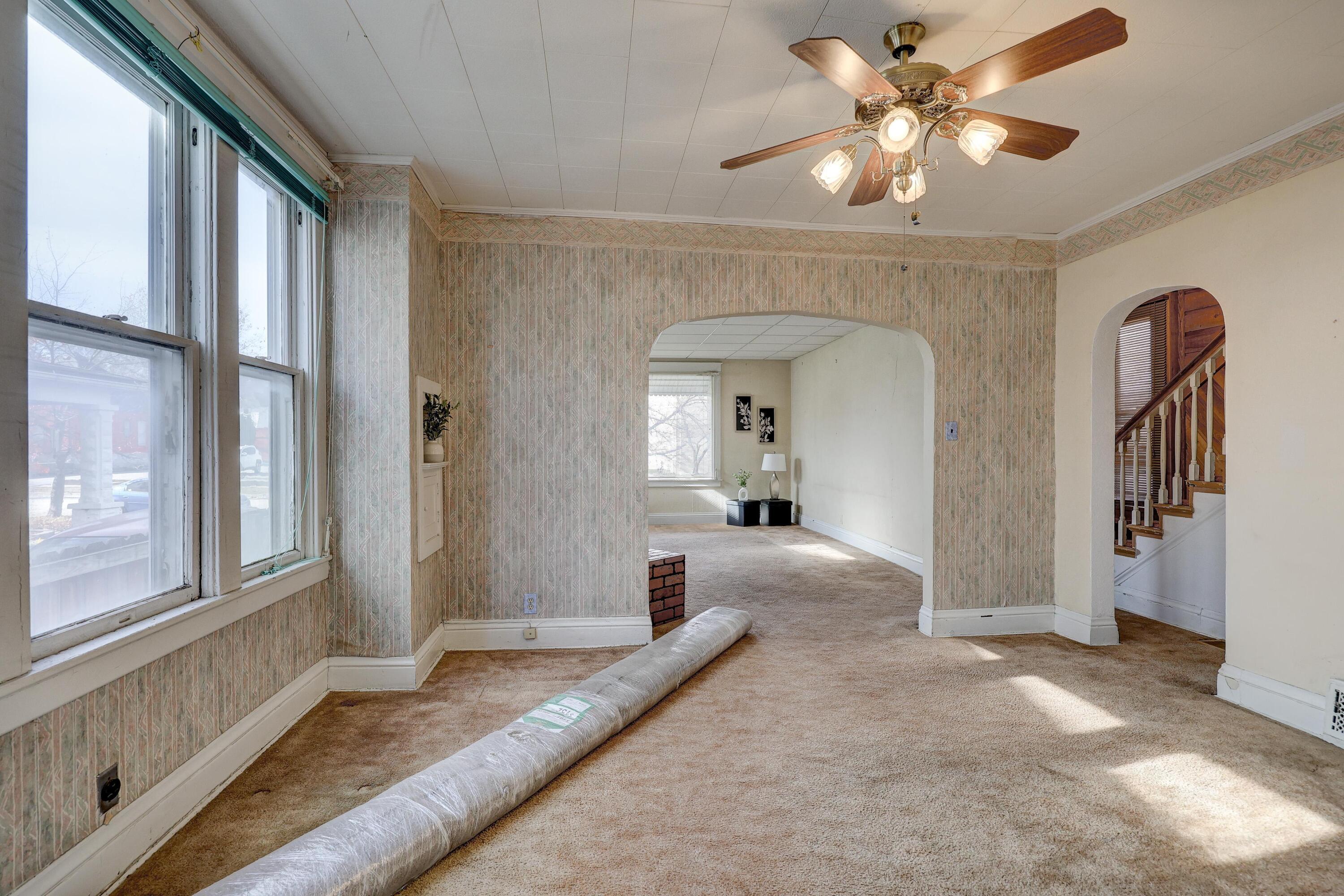 707 South Sergeant Avenue Property Photo 10