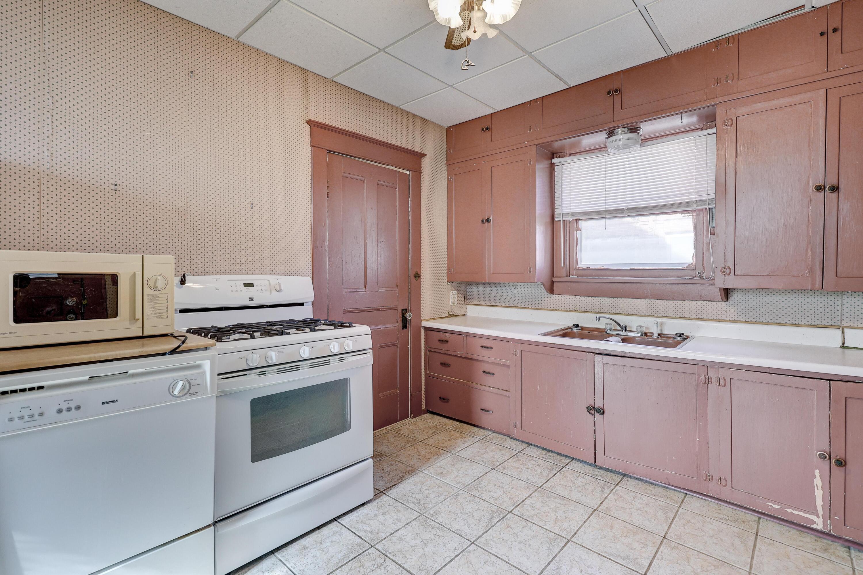 707 South Sergeant Avenue Property Photo 13