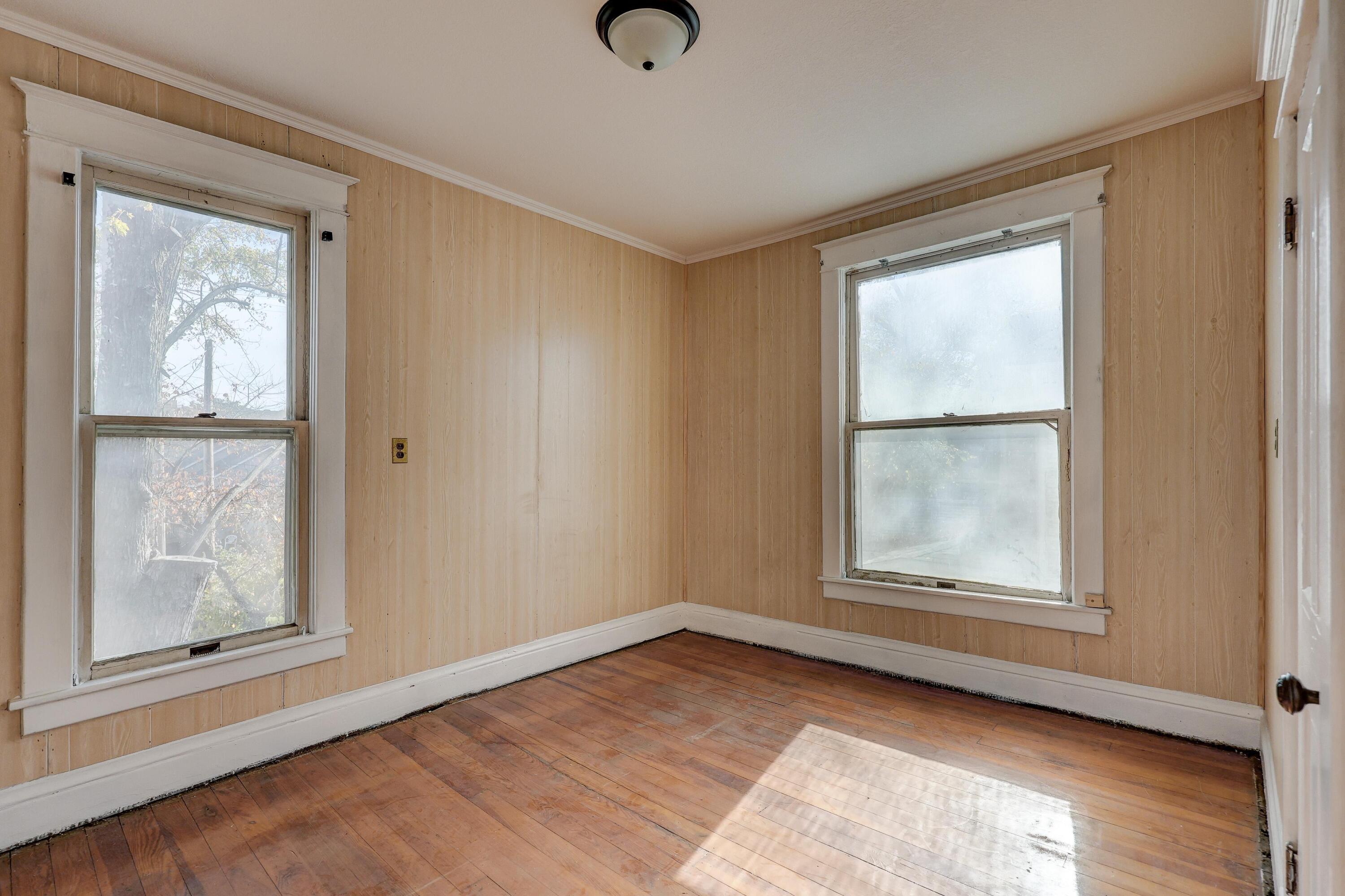 707 South Sergeant Avenue Property Photo 19