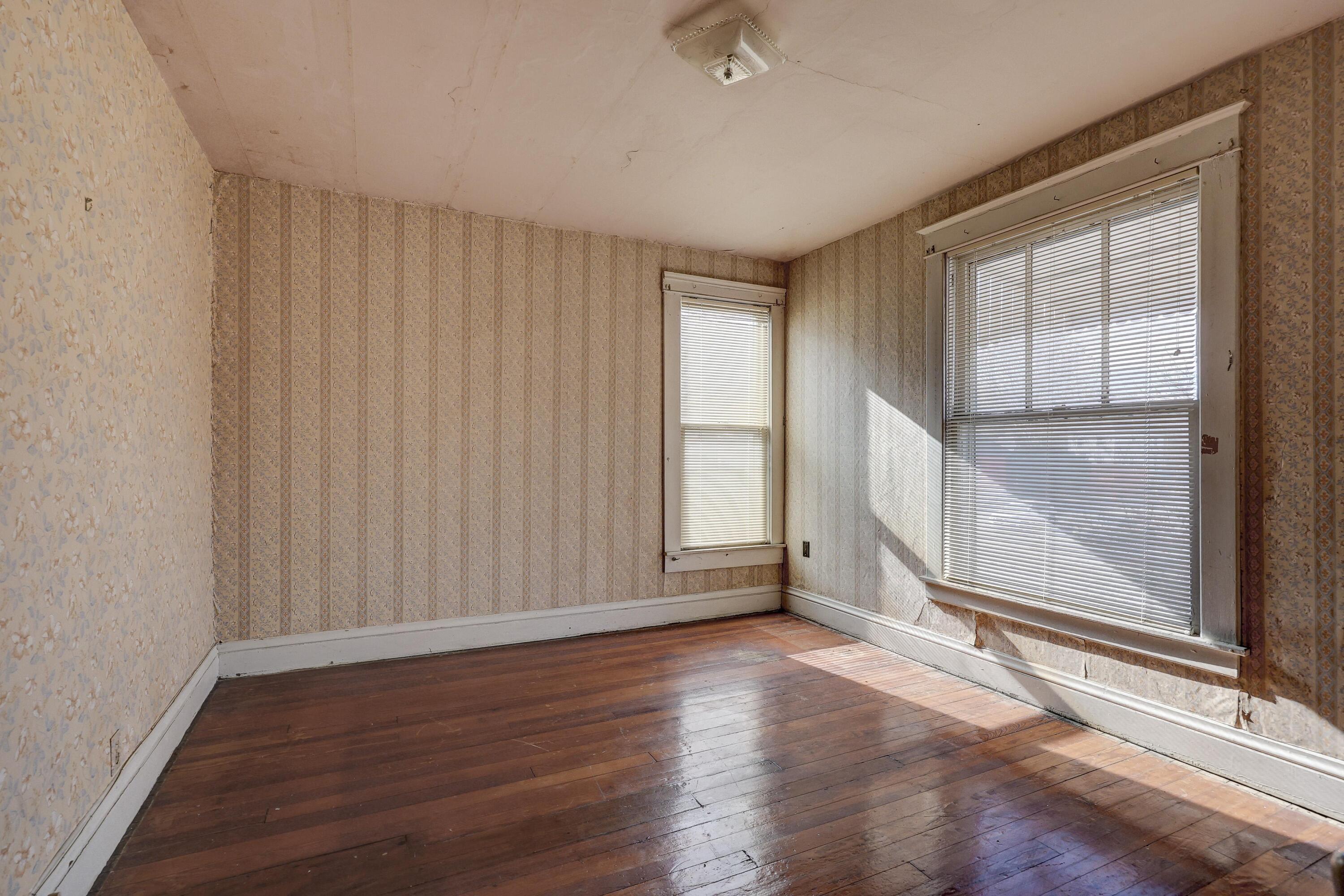 707 South Sergeant Avenue Property Photo 22