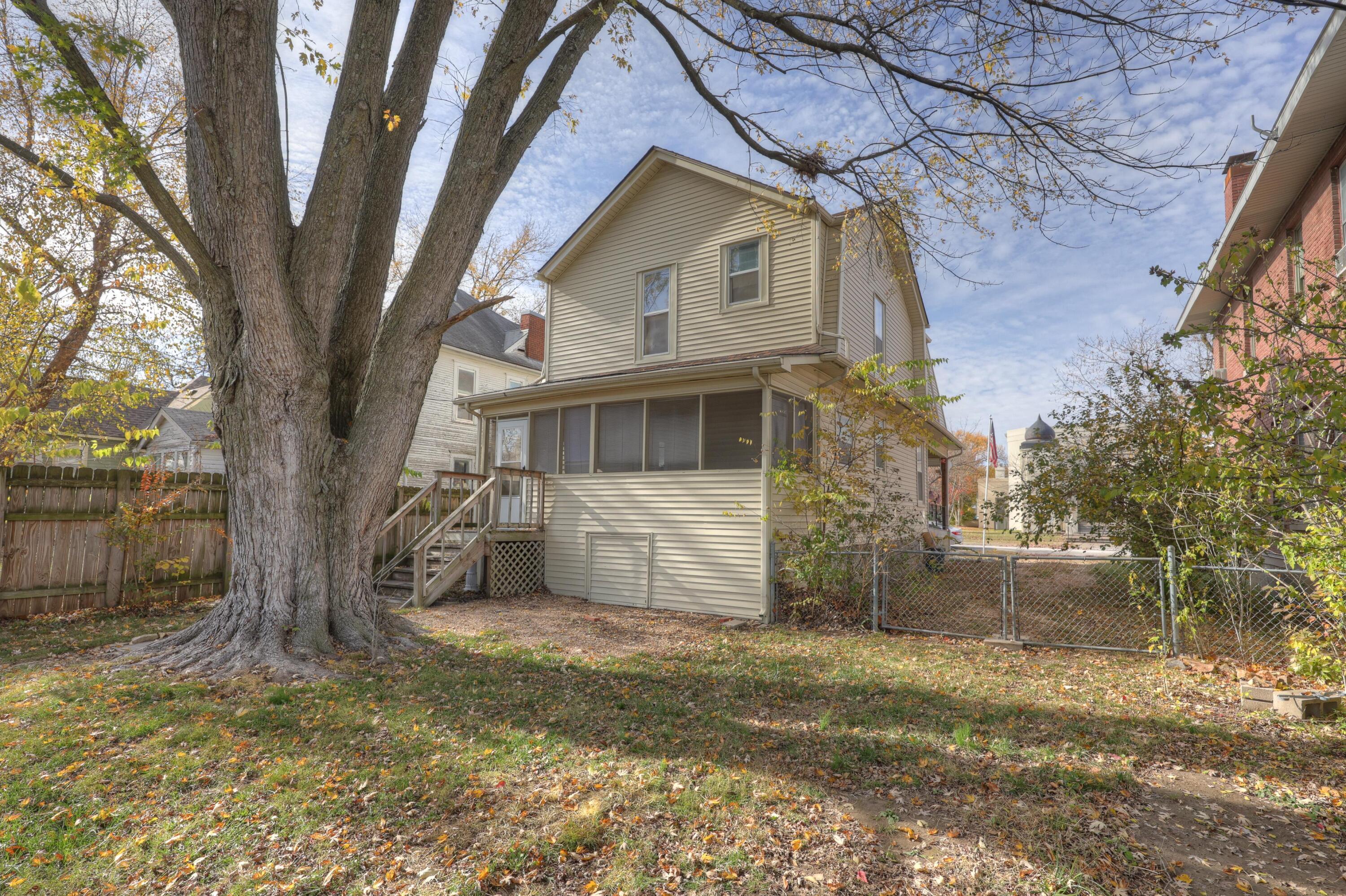 707 South Sergeant Avenue Property Photo 28