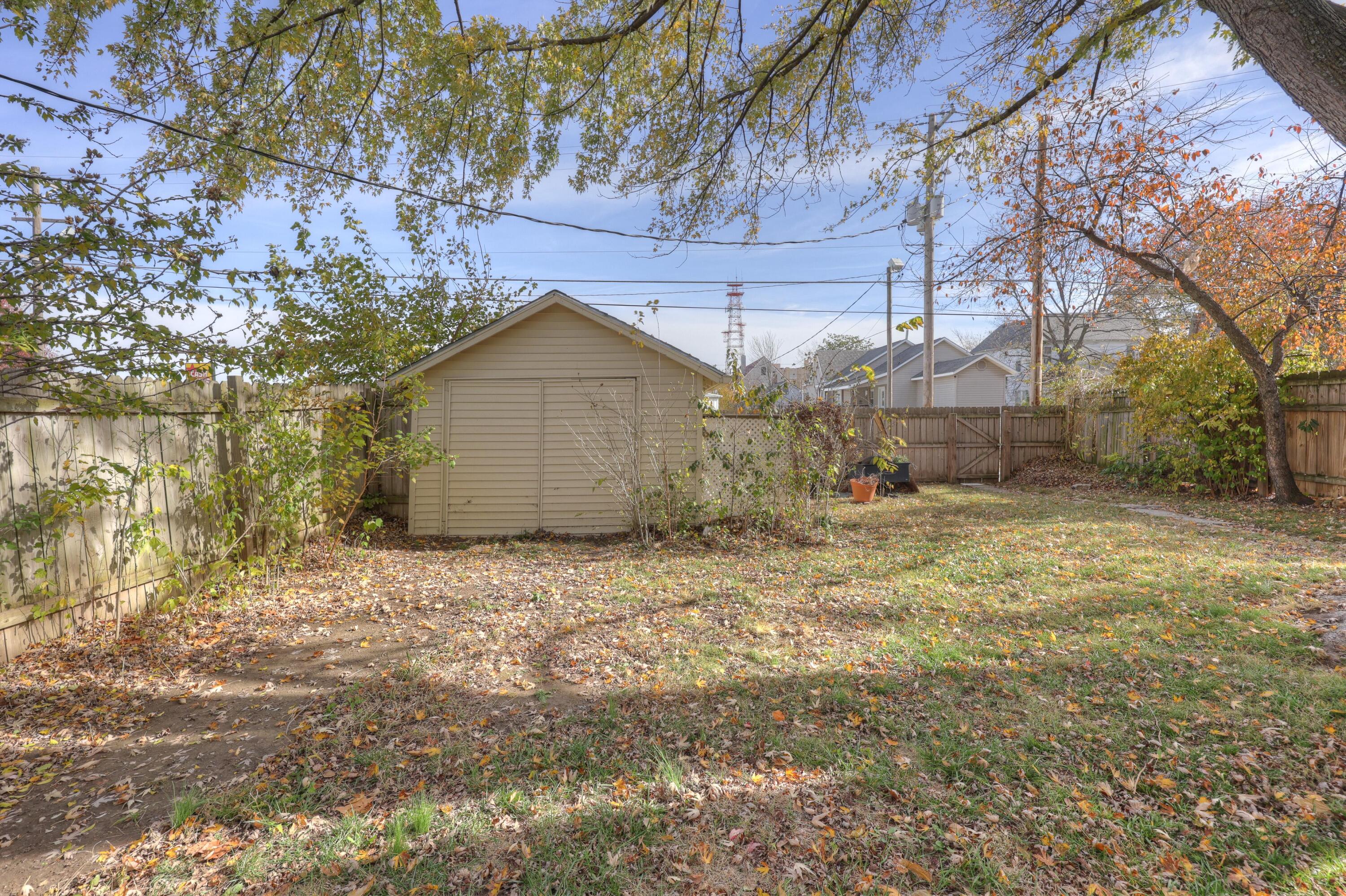 707 South Sergeant Avenue Property Photo 29