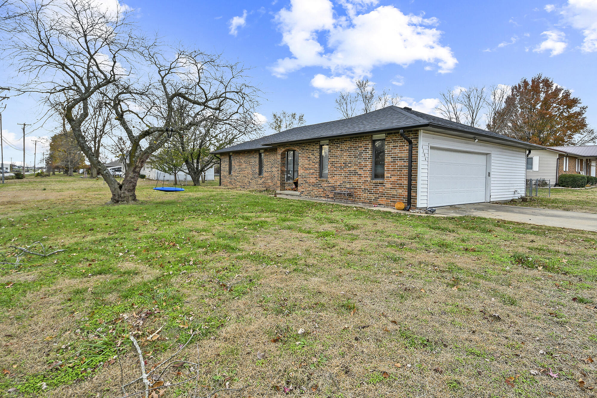2206 West South Street Property Photo 6