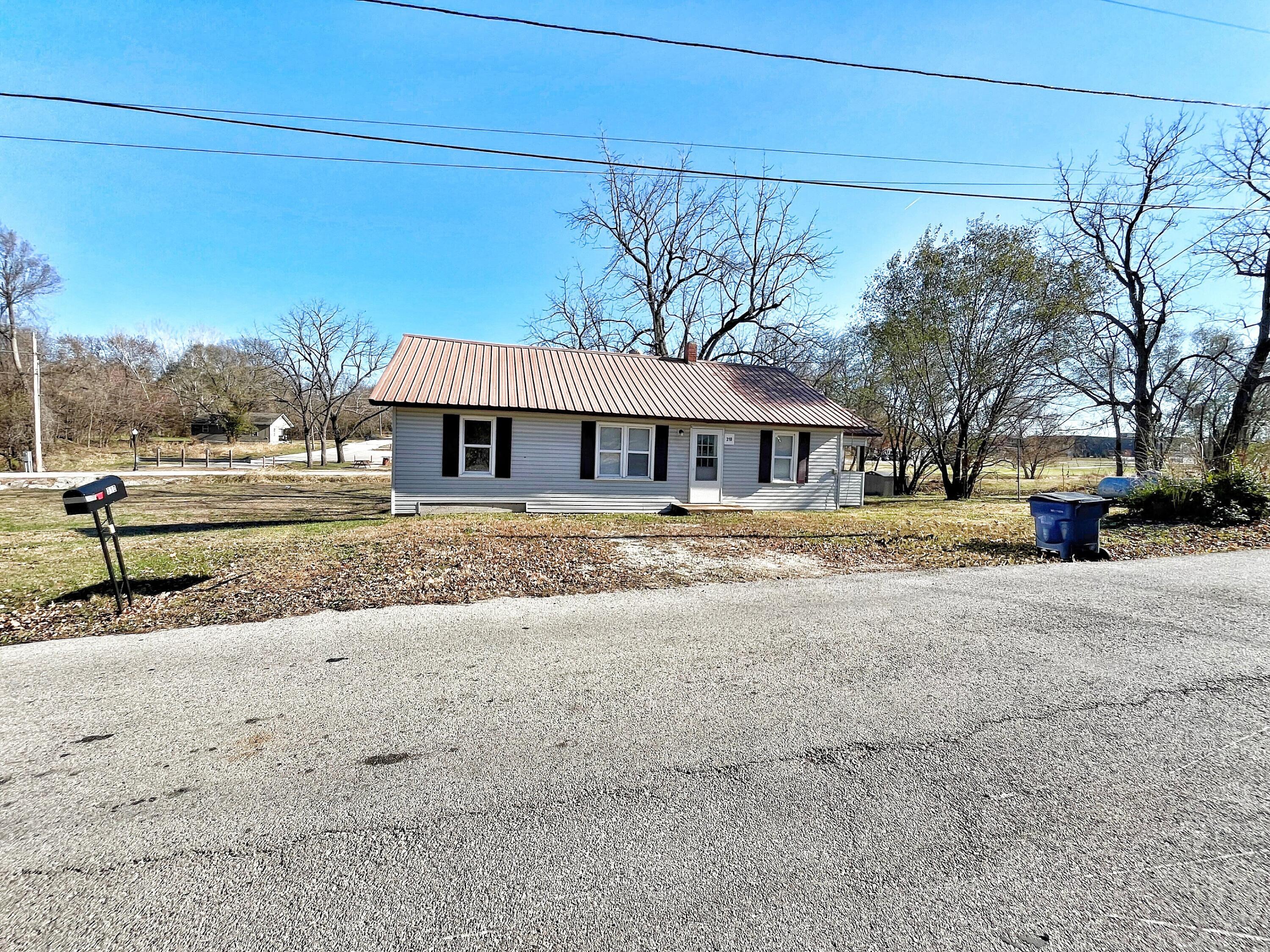 310 North Hickory Street Property Photo 2