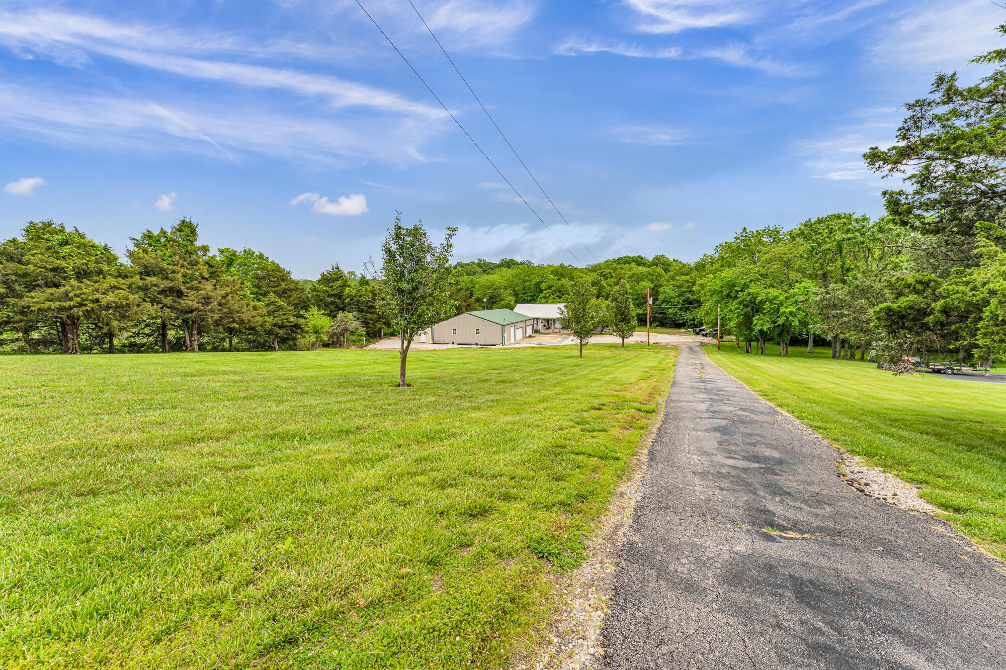 7222 North Farm Road 203 Property Photo 2