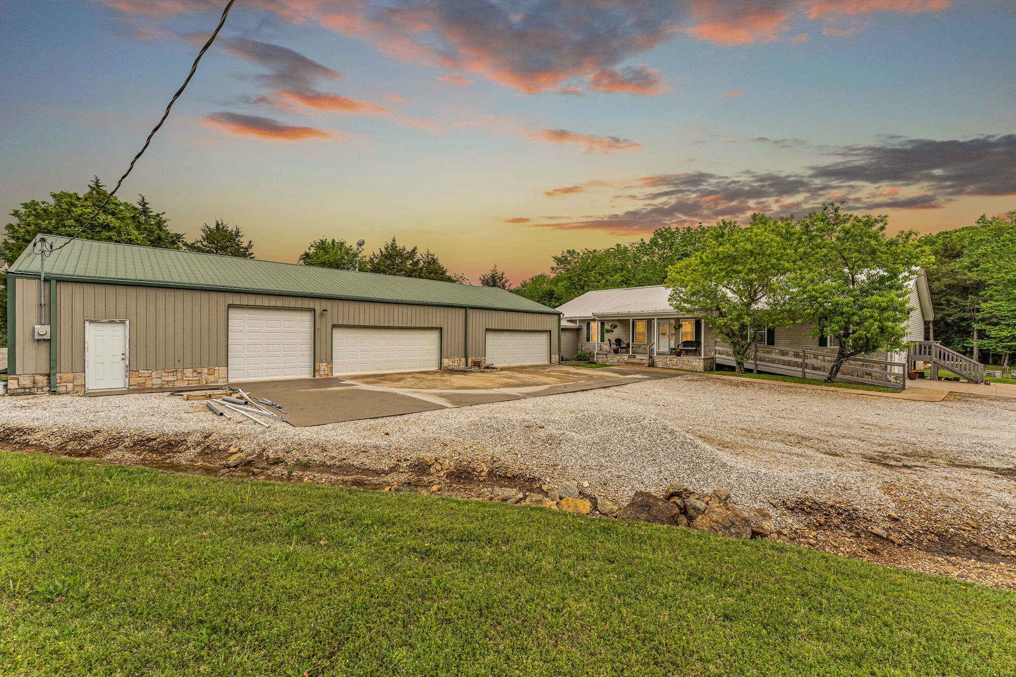 7222 North Farm Road 203 Property Photo 4
