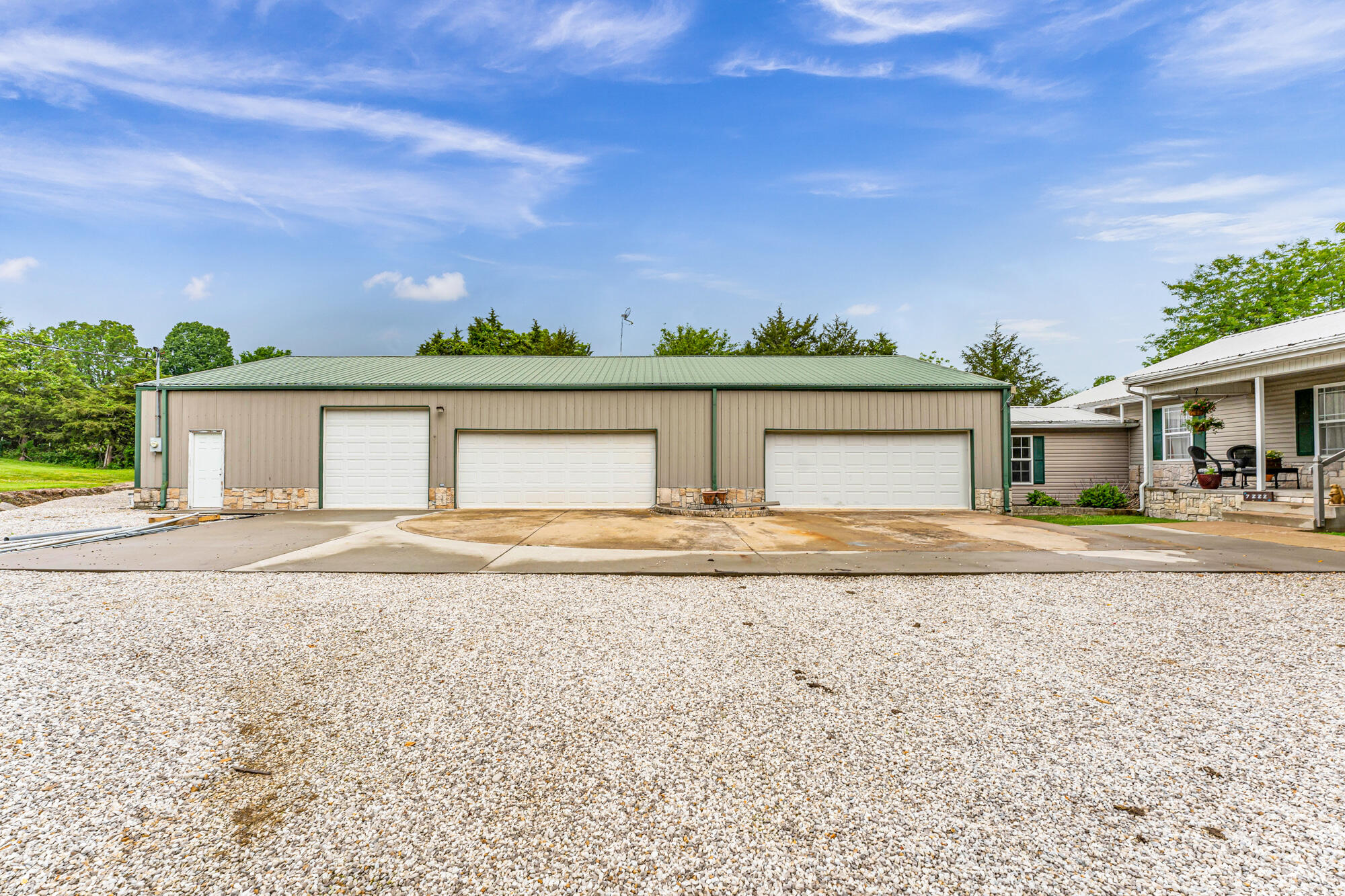 7222 North Farm Road 203 Property Photo 6