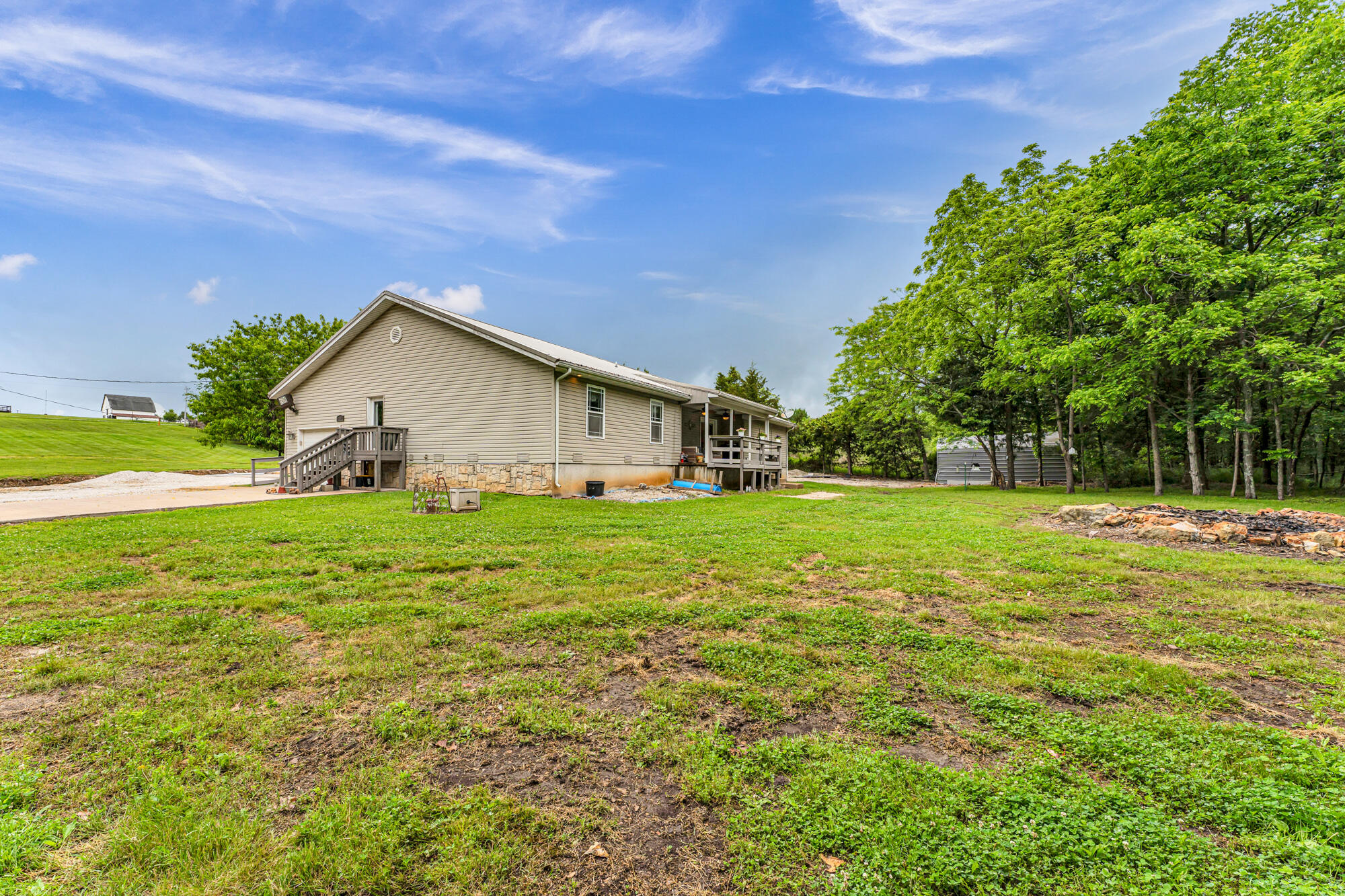 7222 North Farm Road 203 Property Photo 10