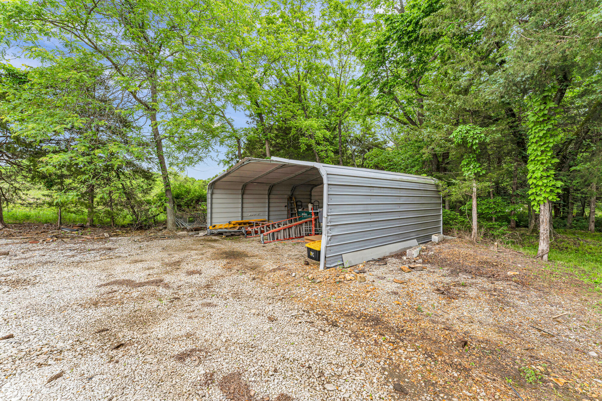 7222 North Farm Road 203 Property Photo 12