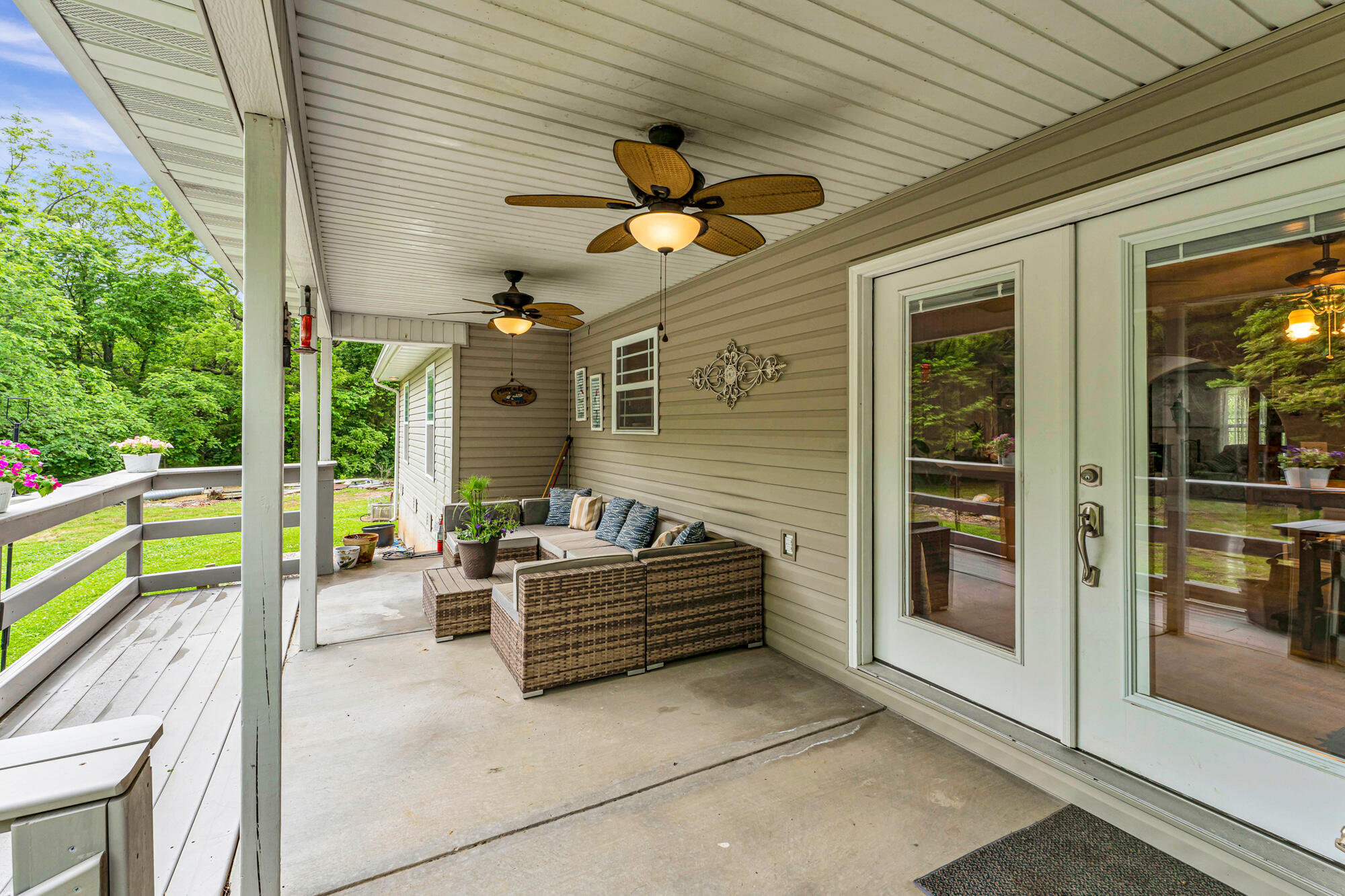 7222 North Farm Road 203 Property Photo 14