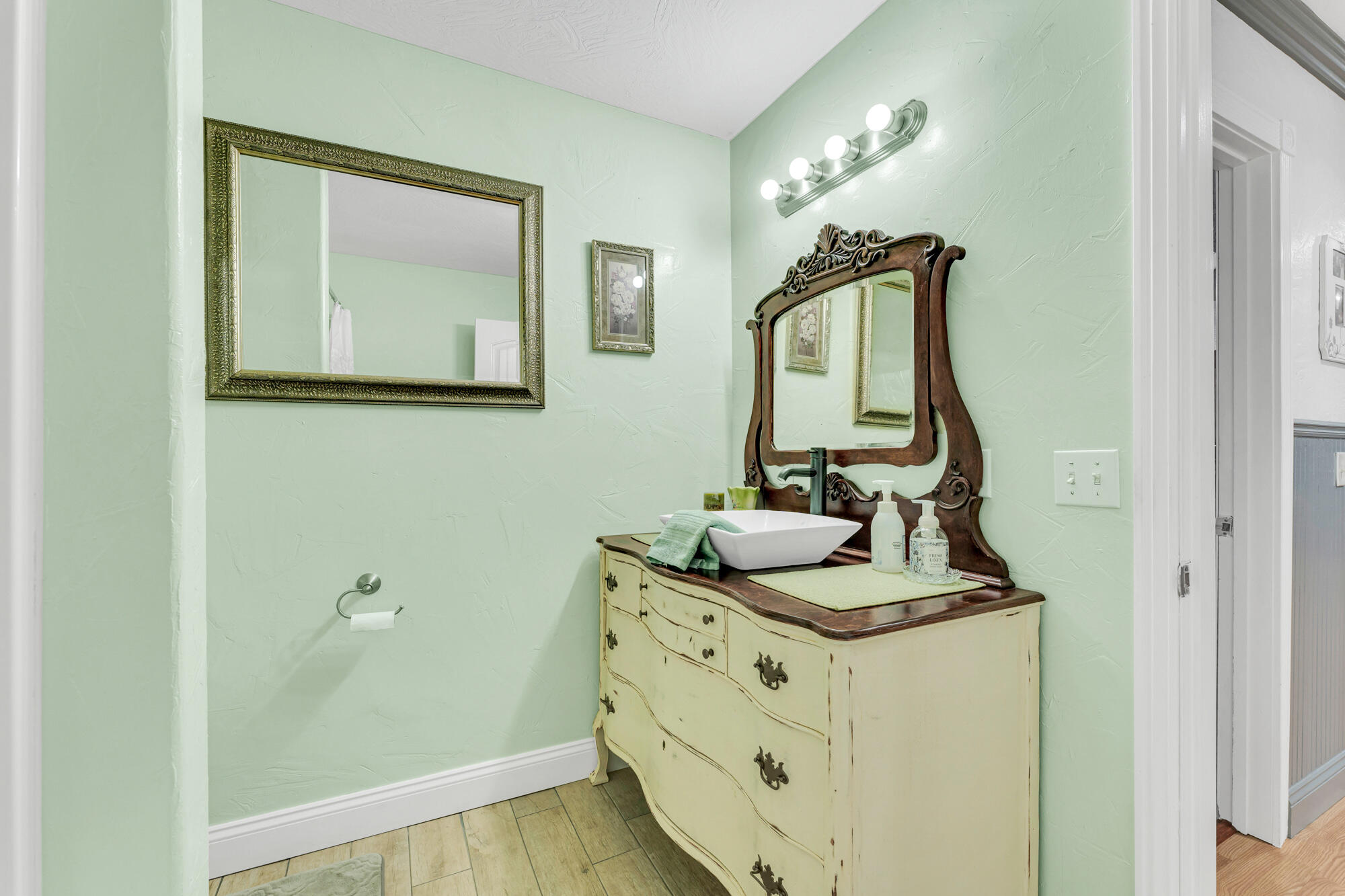 7222 North Farm Road 203 Property Photo 42