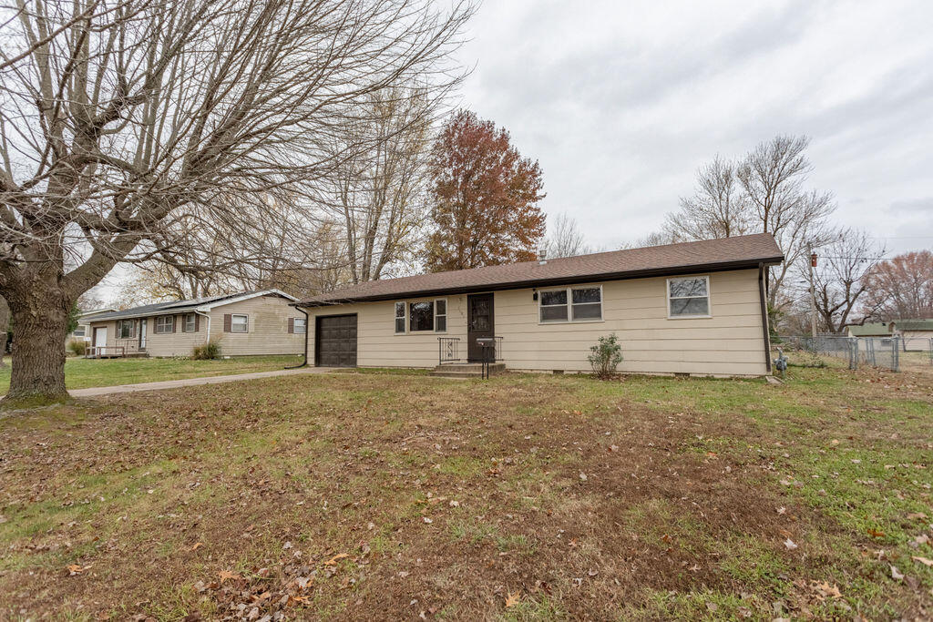 1101 South Griffith Avenue Property Photo 1