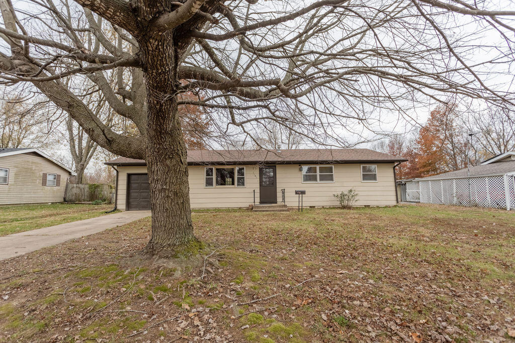 1101 South Griffith Avenue Property Photo 2