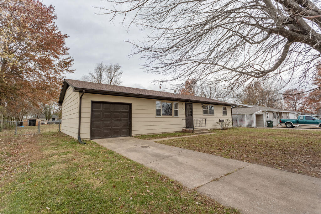 1101 South Griffith Avenue Property Photo 3
