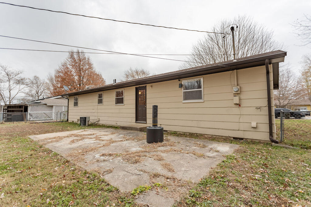 1101 South Griffith Avenue Property Photo 24