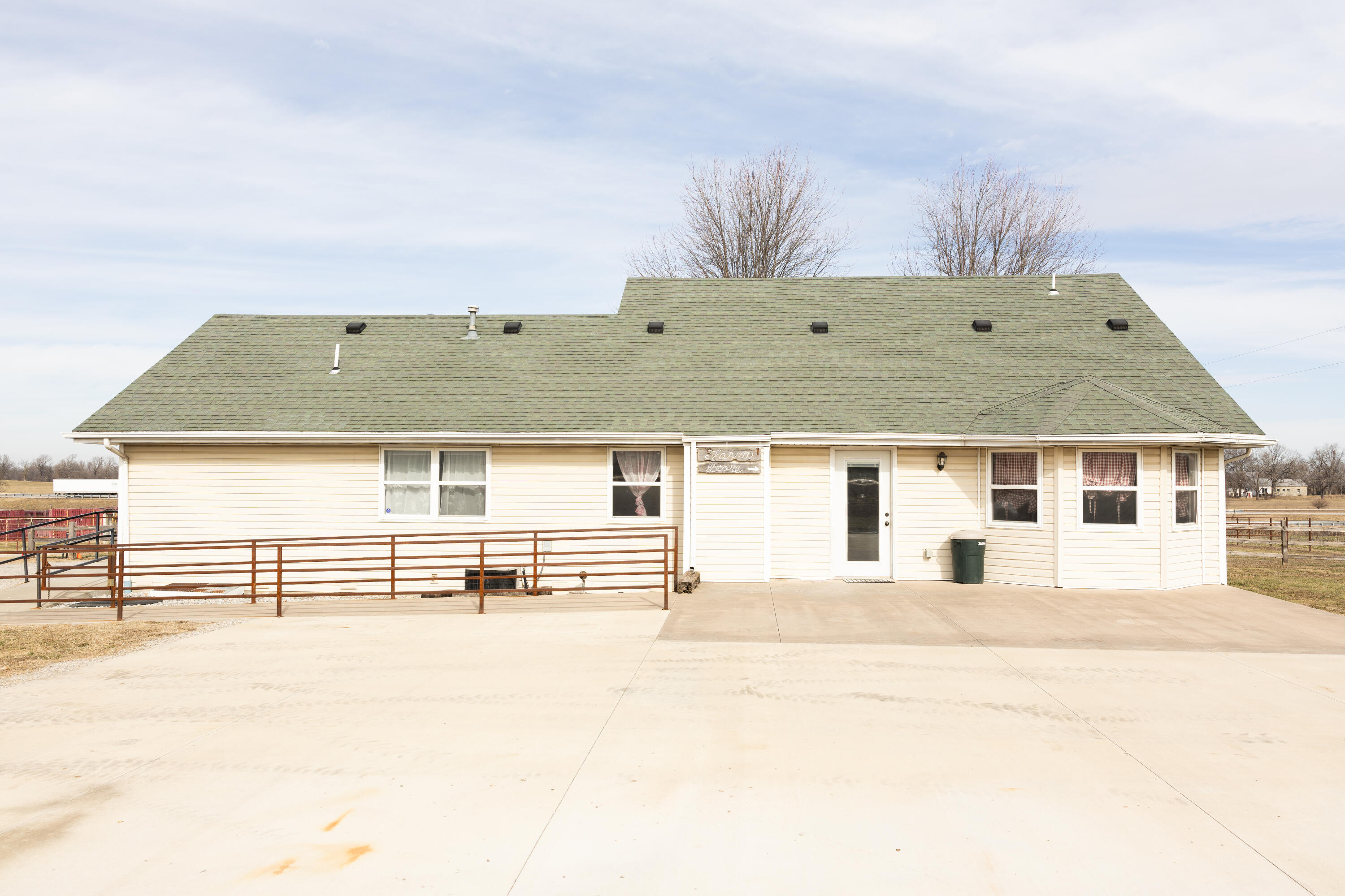 15144 Highway 97 Property Photo 6