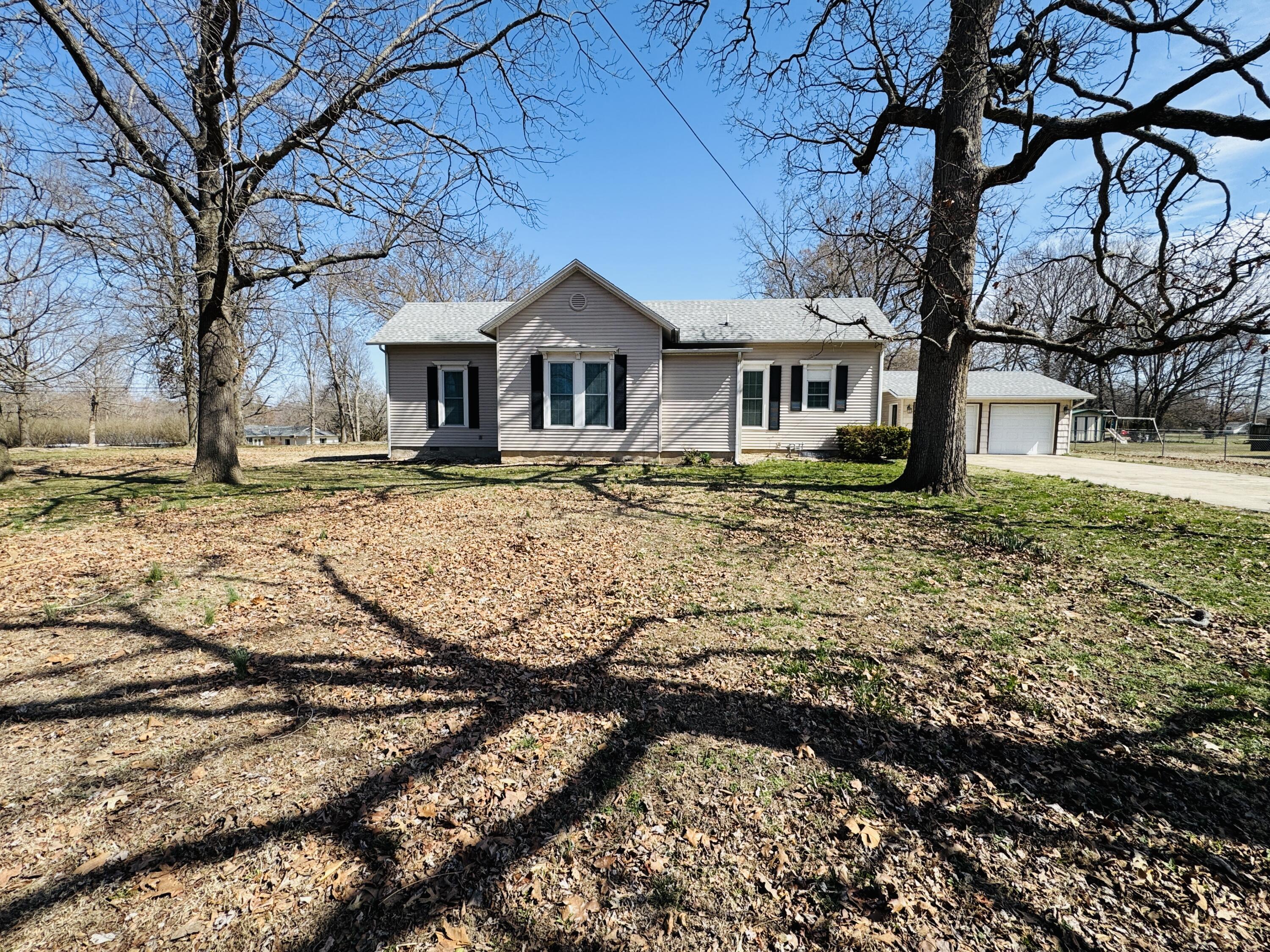 400 South East Street Property Photo 1