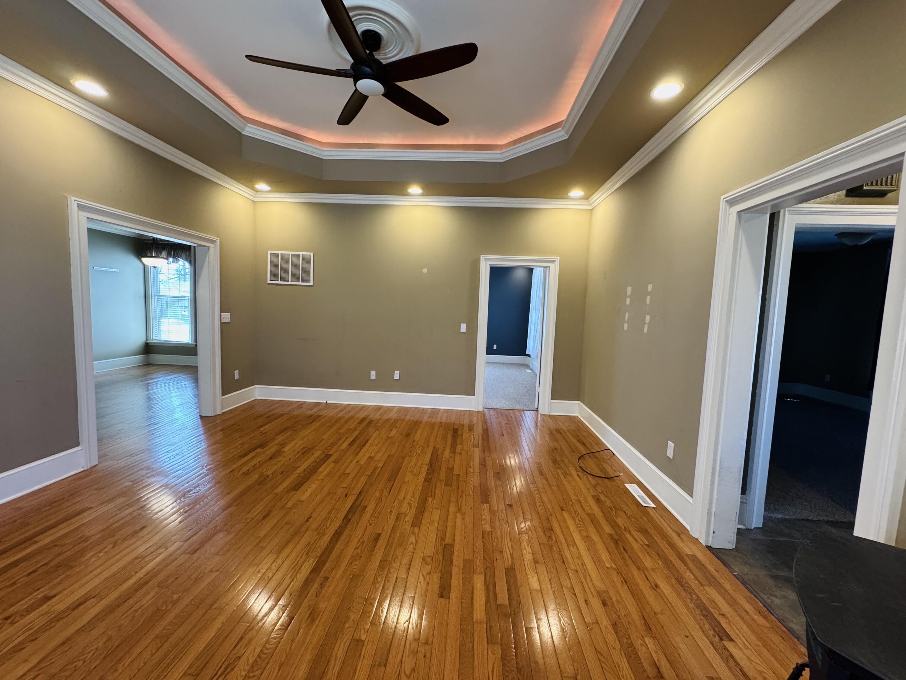 400 South East Street Property Photo 10