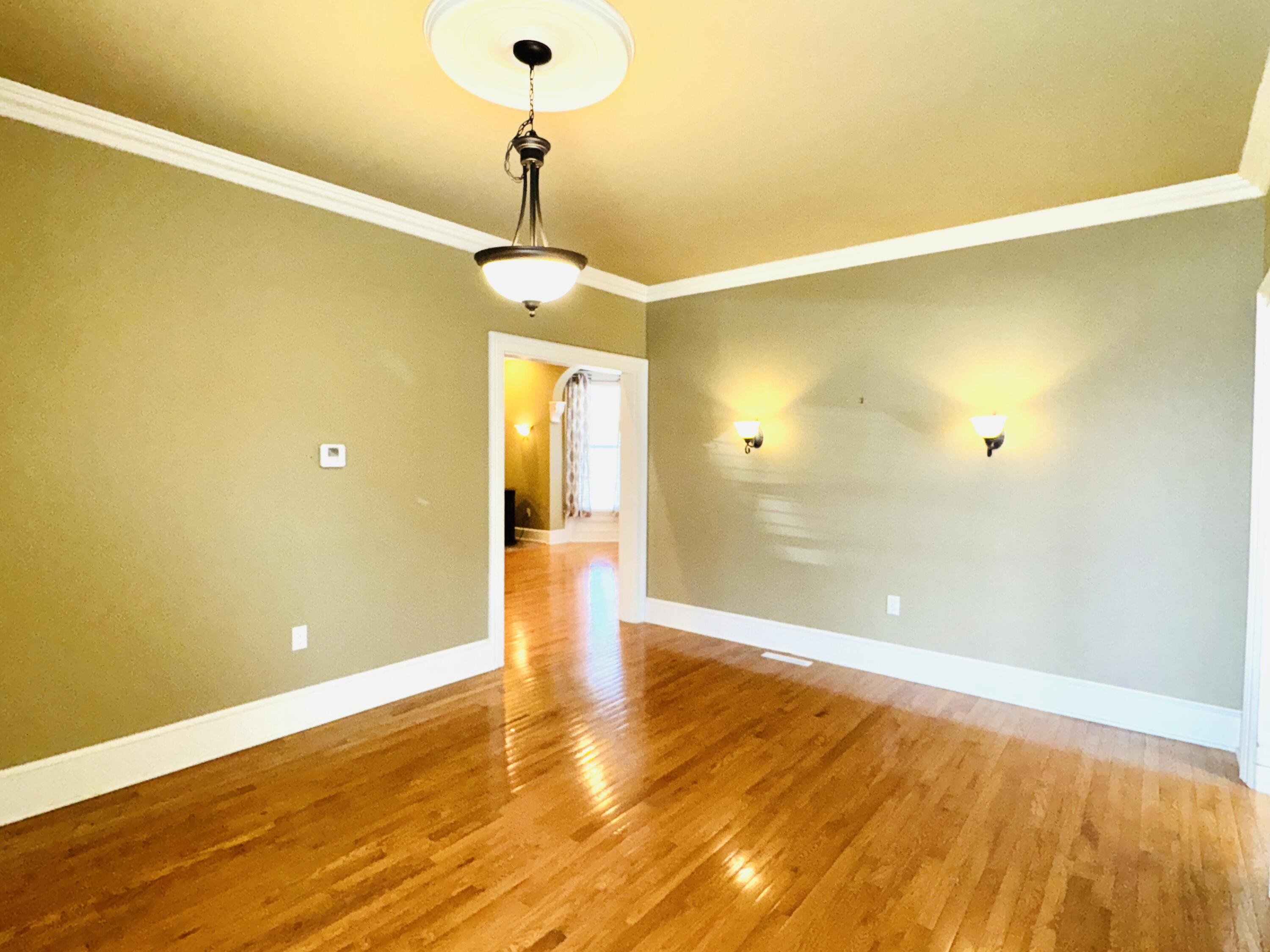 400 South East Street Property Photo 15